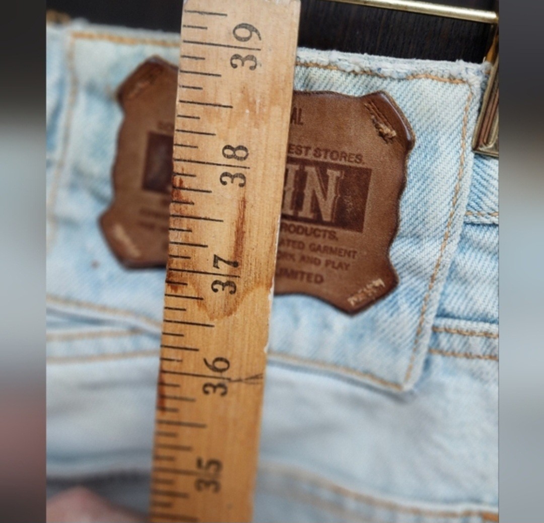 1980s Vintage Light Wash EDWIN Jeans 33×32