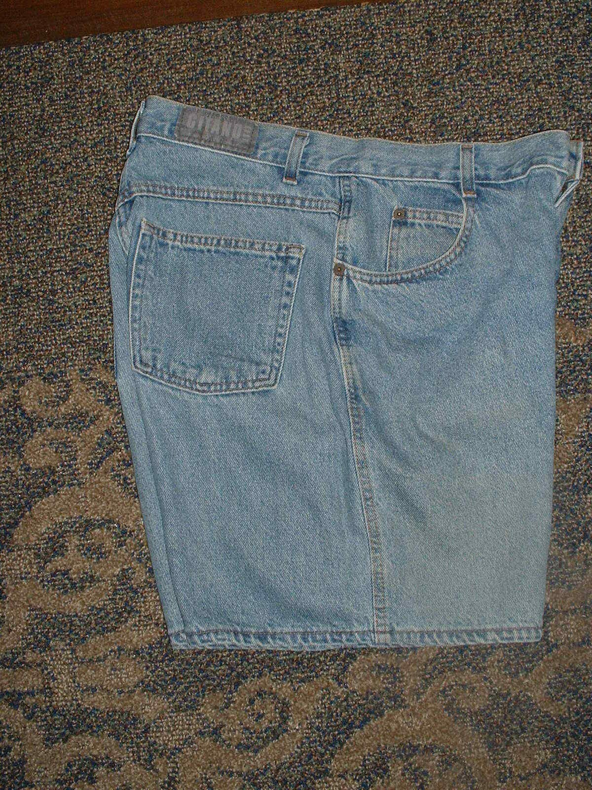 Gitano Jean Shorts 5 Pocket Zippered Front 34″ waist 6″ inseam Size 14