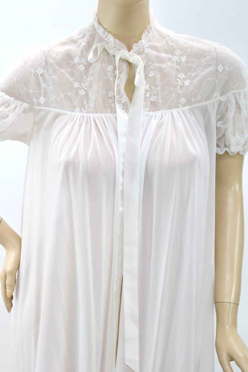 Vintage Vanity Fair Peignoir House Coat Robe Super Soft Nylon sz 32 S
