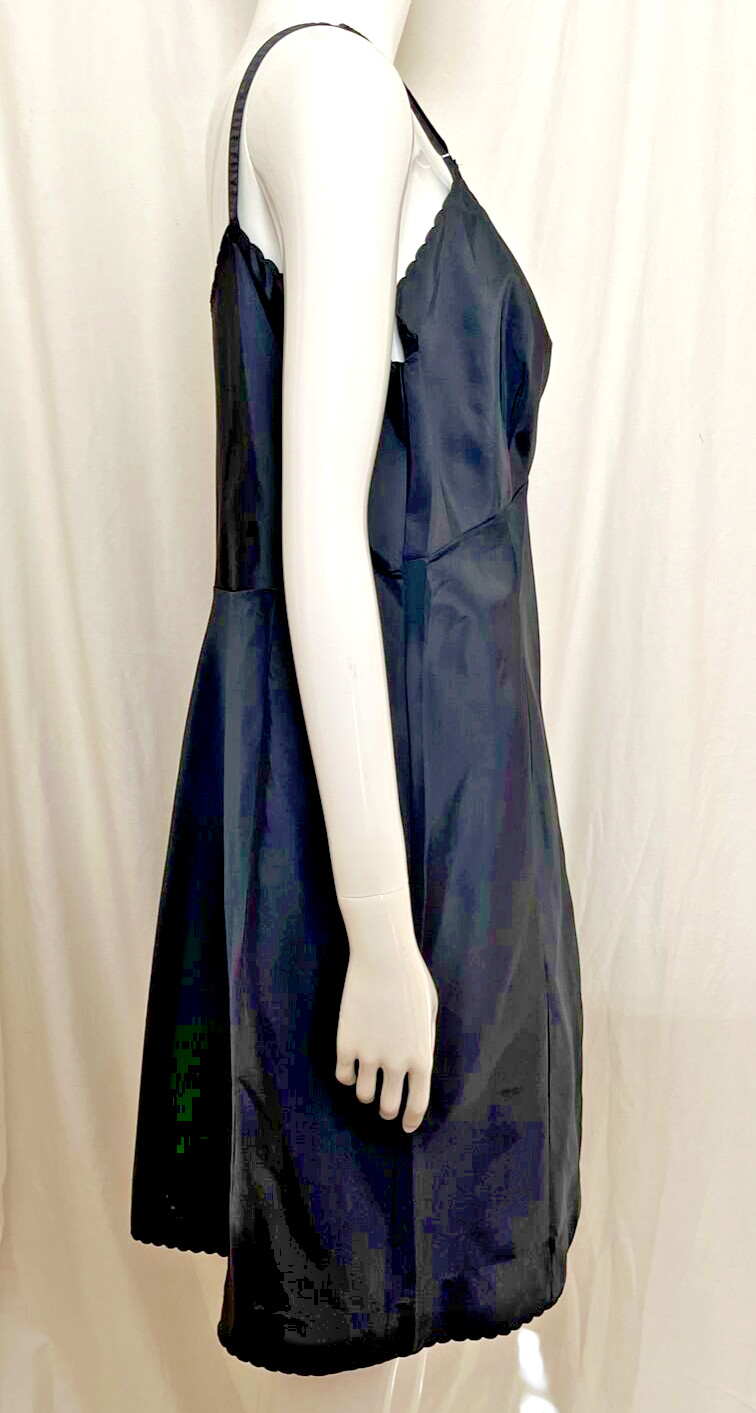 Rustly Slippery Taffeta Black Slip Vintage Sz. 38 Wonder Maid Molded Magic~Sheen