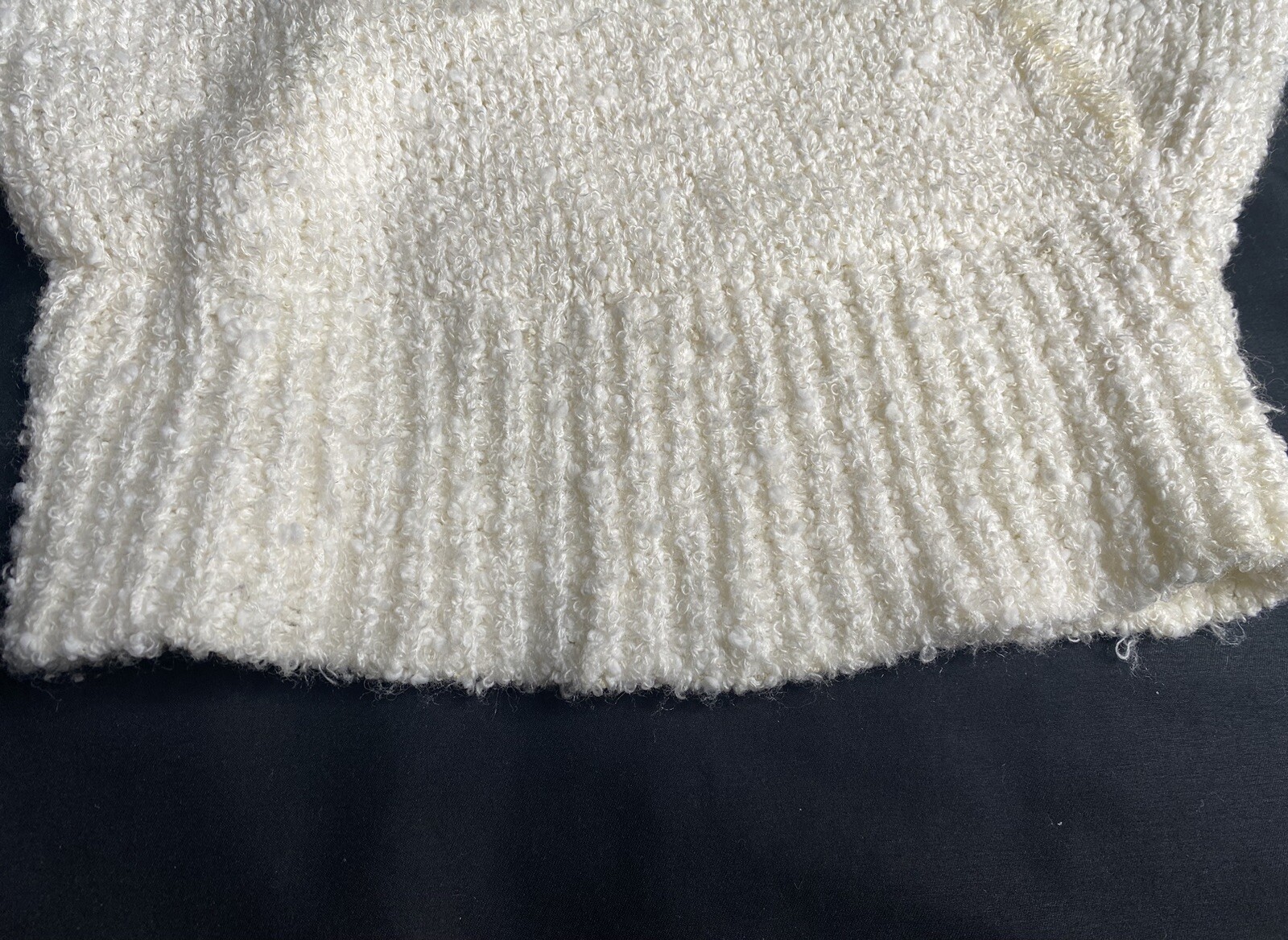 SIDE EFFECTS Hand Crocheted Women’s Vntg Fringe Sweater Sz M Cream & White
