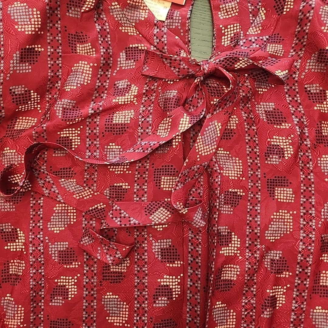 Halston III Vintage 80’s Red Floral Blouse Very Rare Super Condition Size 8 Silk
