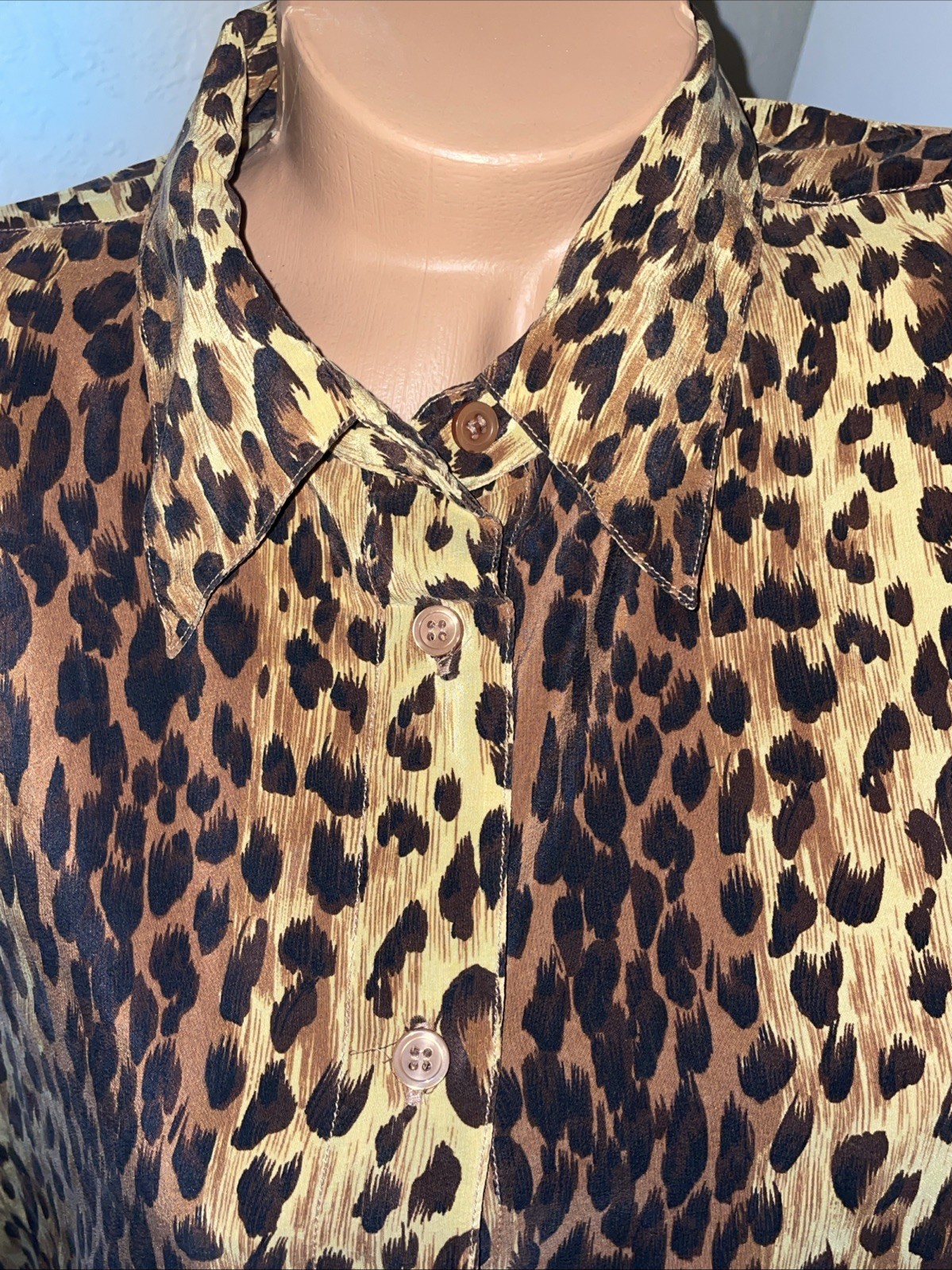 Vintage Leopard Print Blouse Size Large? Feels Like Silk