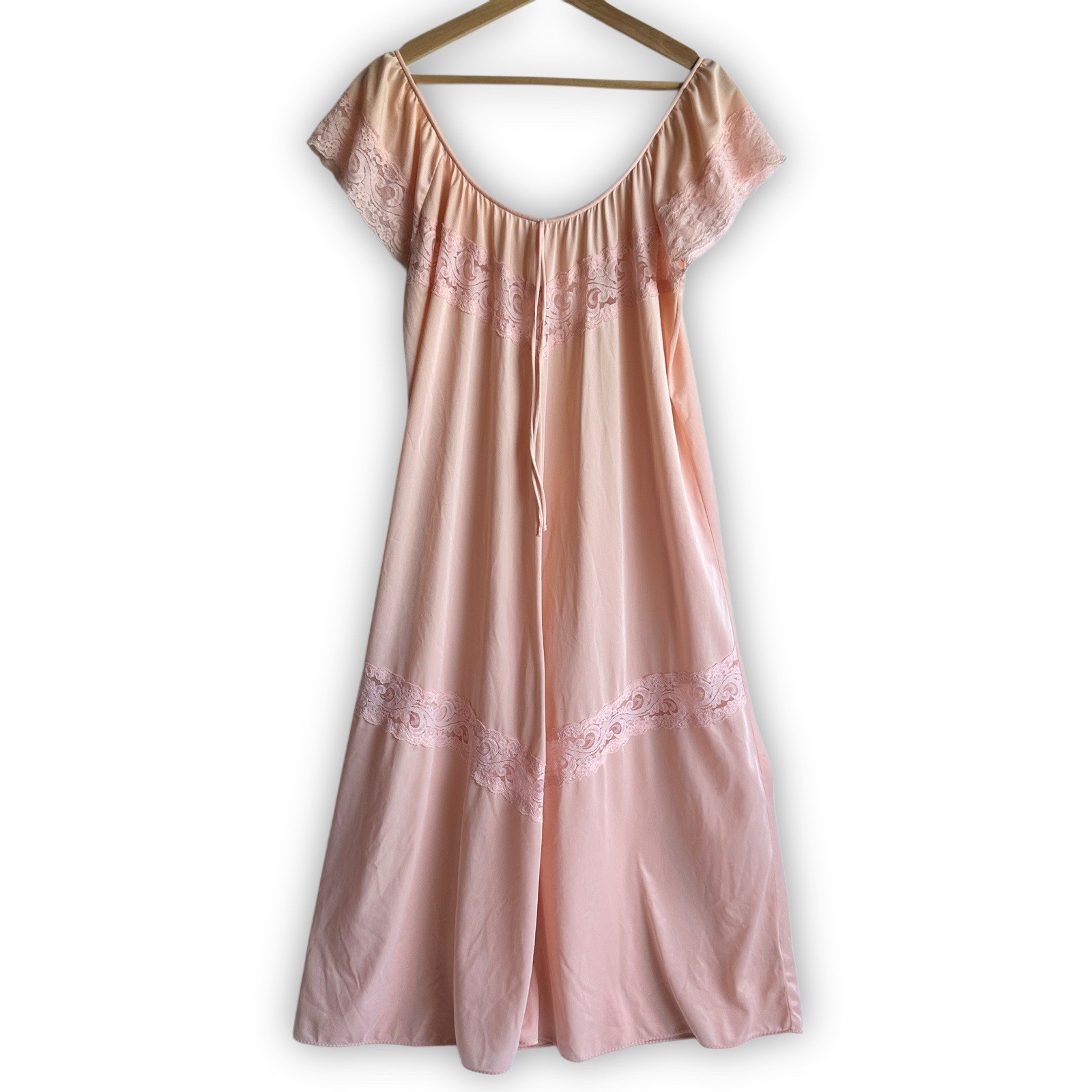 Vintage Ilise Stevens Pink Long Wide Sweep Nightgown Size M Nylon Lace Trim USA