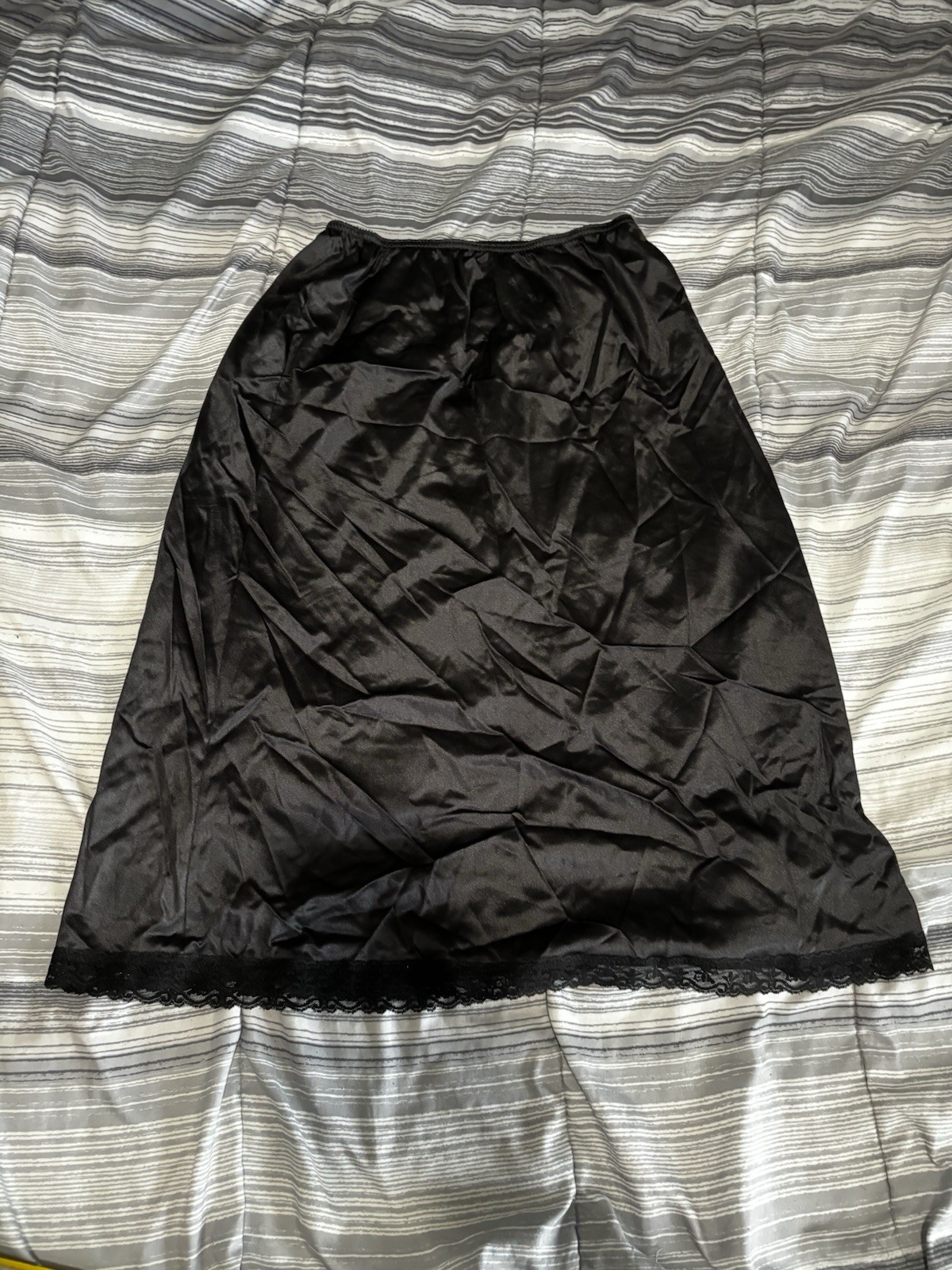vtg WARNERS Perfect Measure black Half Slip Skirt LACE USA Nylon S