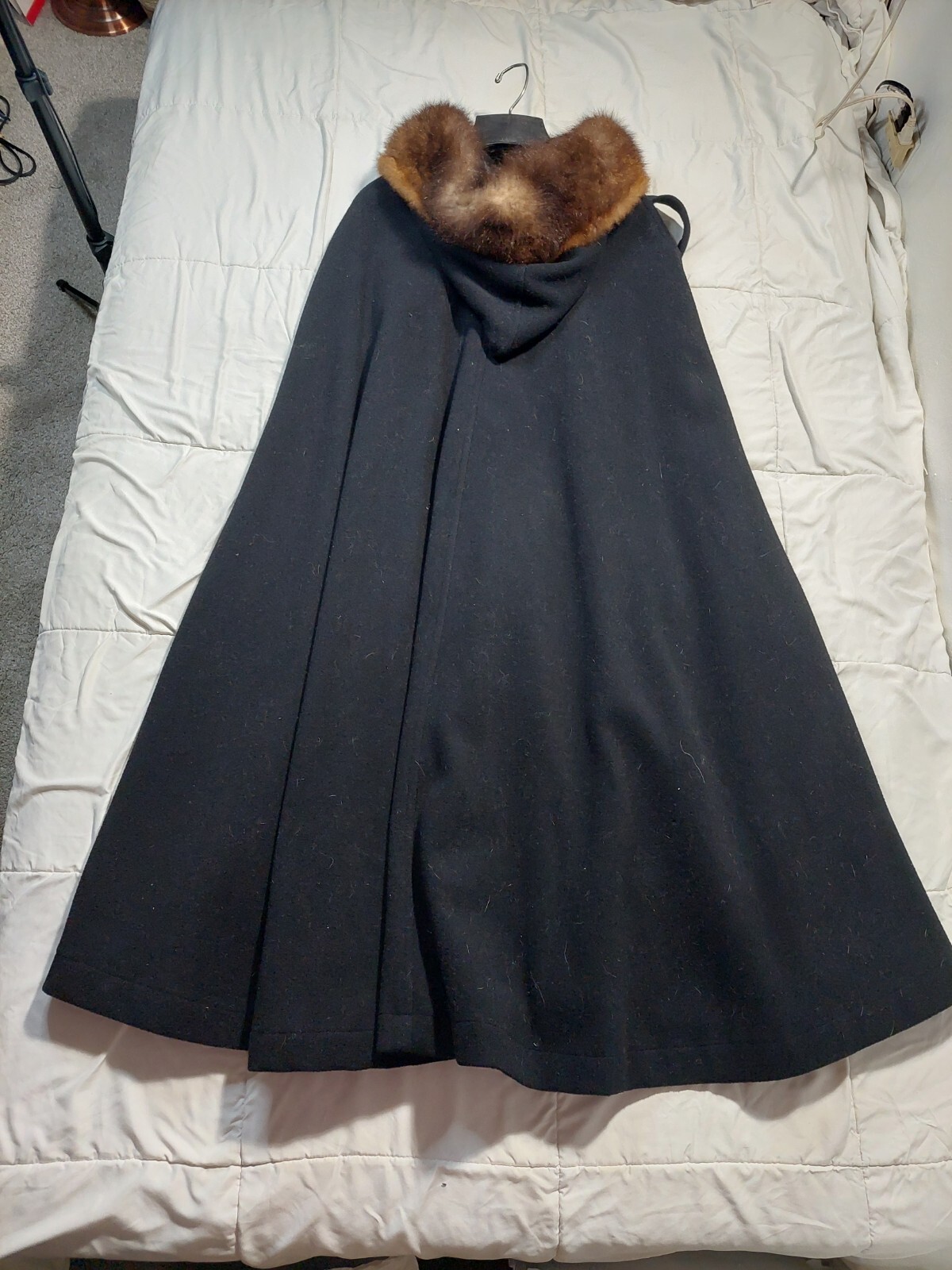 Women’s Small Aunt Abigail’s Attic Black 100% Wool Full Length Cape FauxFur Hood