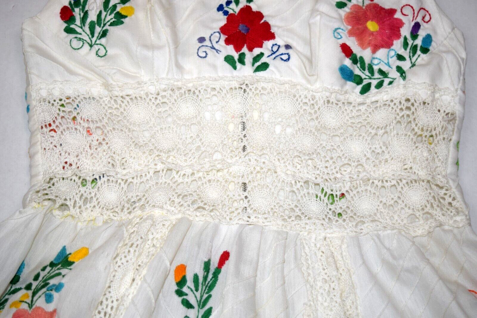 Vintage Dress Size S/M 70s White Crochet Colorful Floral Embroidery Empire Waist