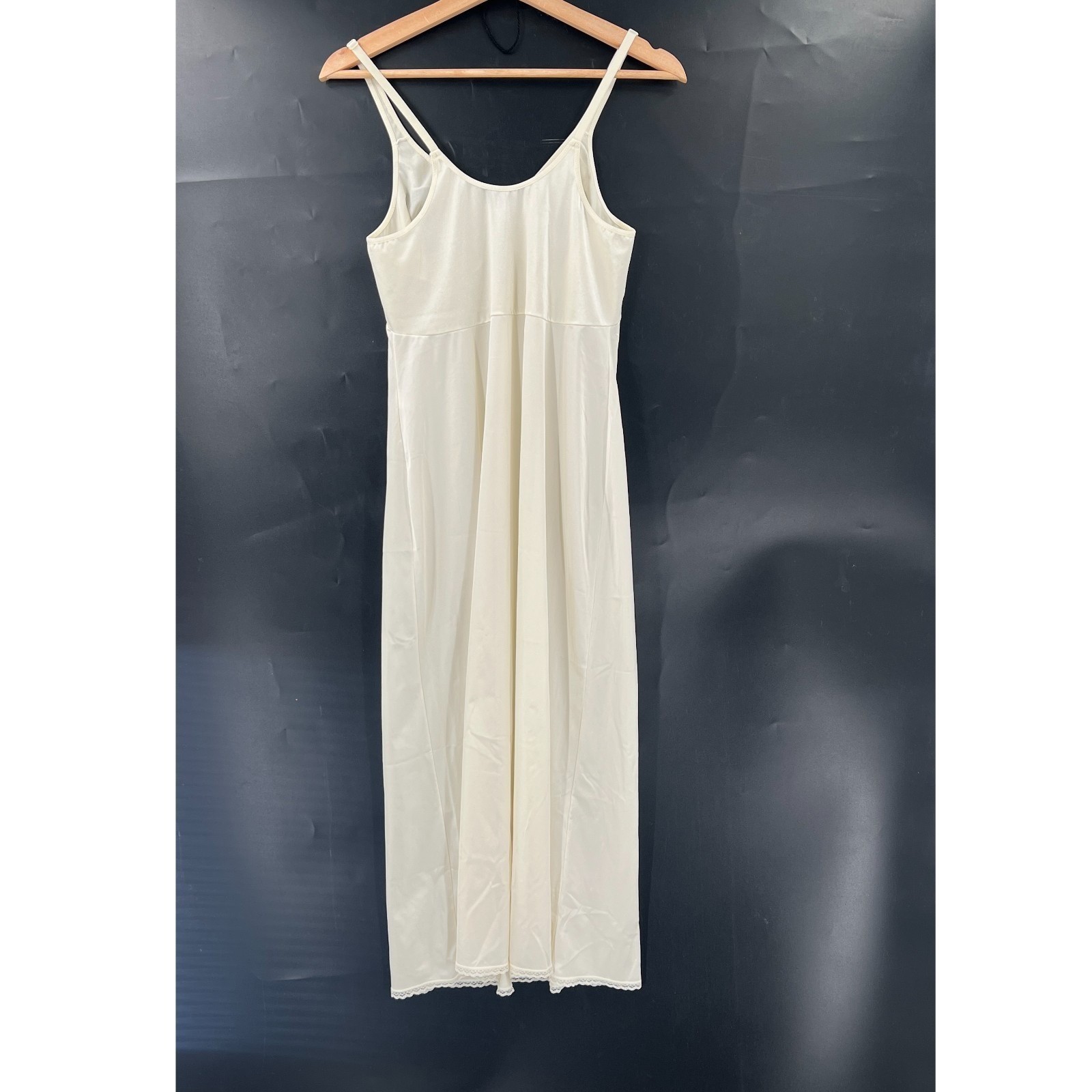 Vanity Fair full slip dress ivory 100% nylon nightgown pin-up 38 32″/44