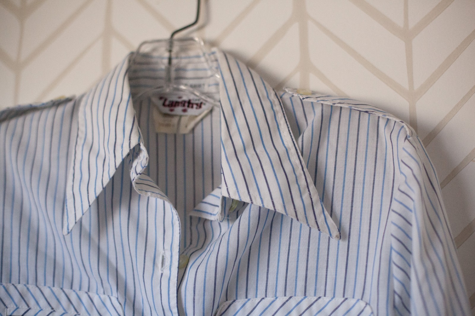 Vintage Women’s 70s Fitted Button Pinstripe Long Sleeve Blouse Size M