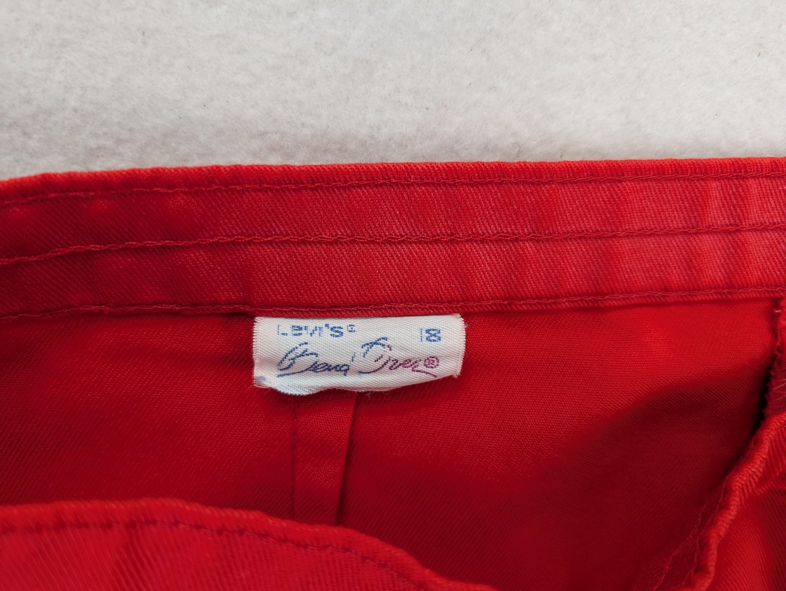 Levi’s Bend Over Vintage Women’s Pants Slacks Size 18 Red High Rise Flat Front
