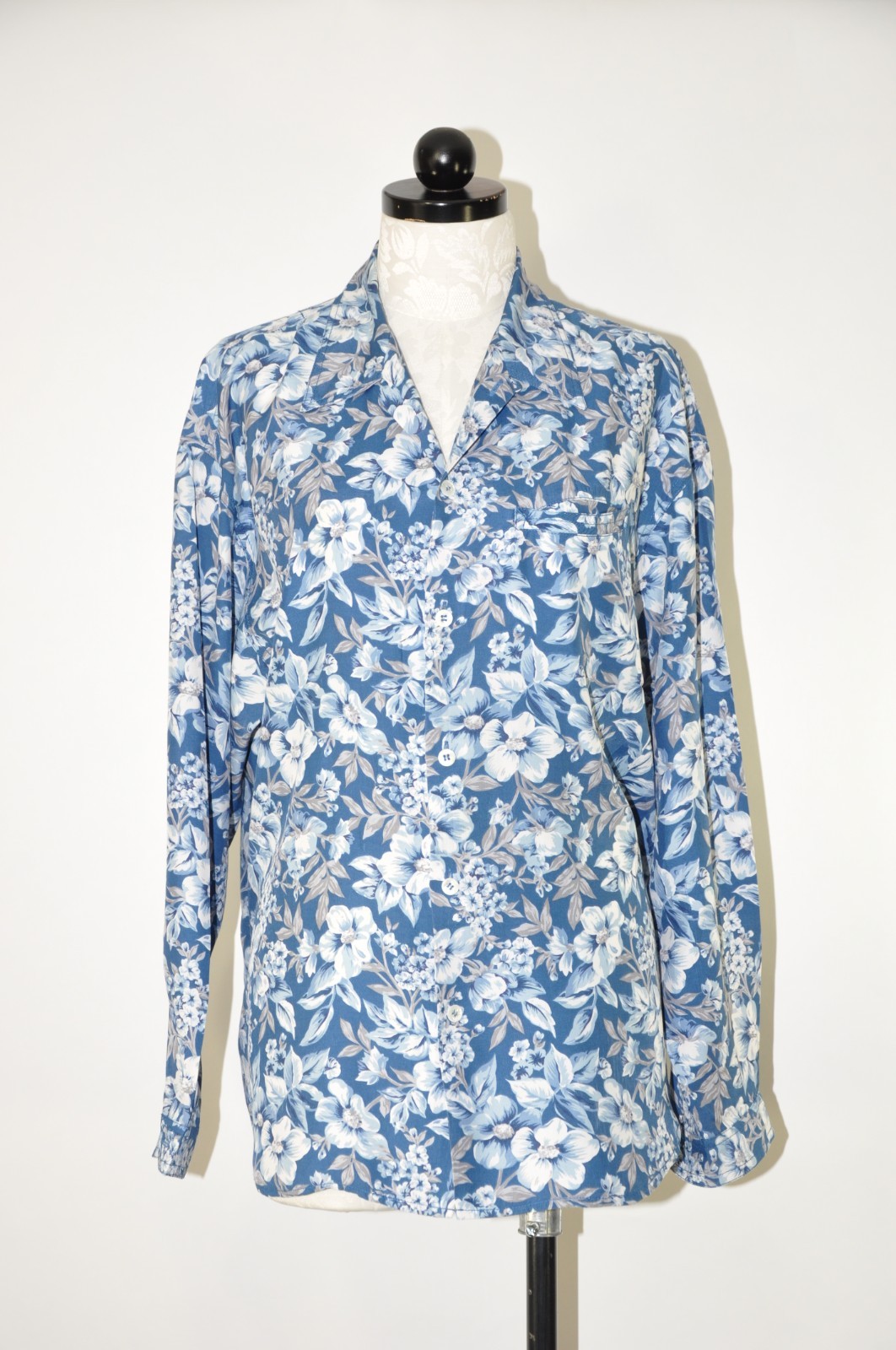 90s Vintage Blue Botanical Floral Print Rayon Oversized Shirt Blouse Top Women M