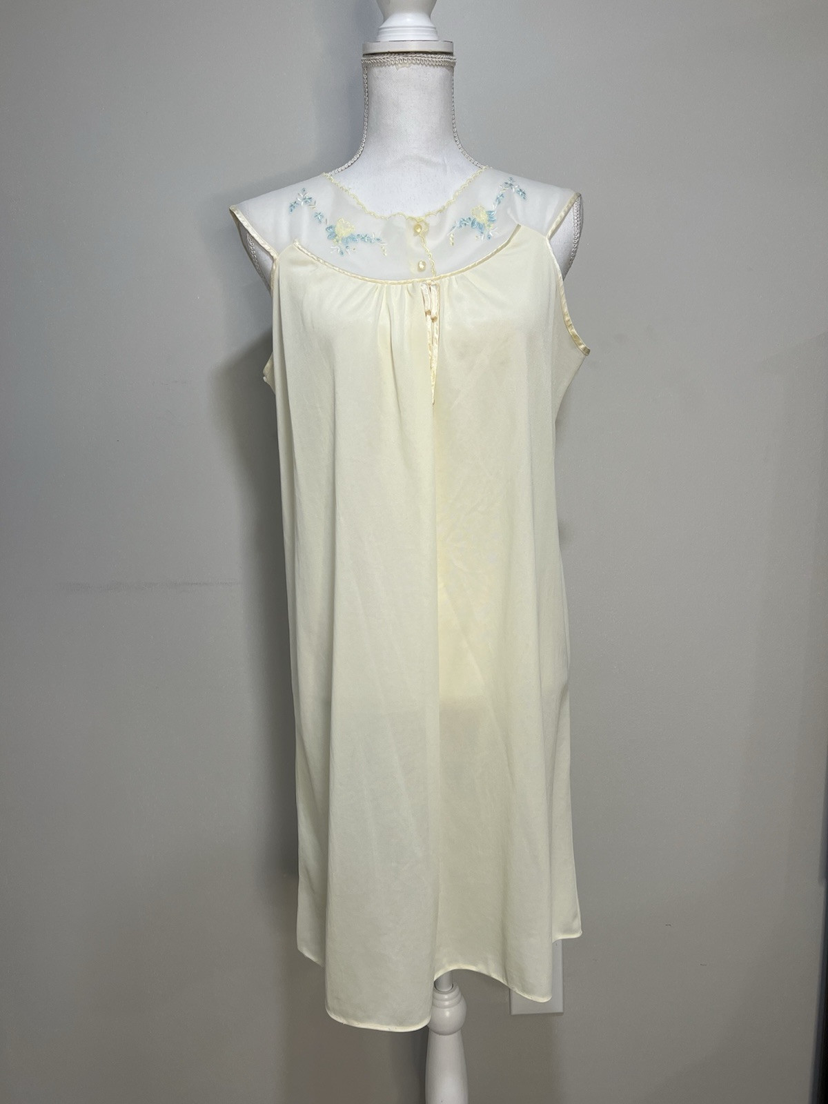 Vintage 1960s ‘Grant Co – Isis’ Light Yellow Coquette Style Slip Dress/Nightgown
