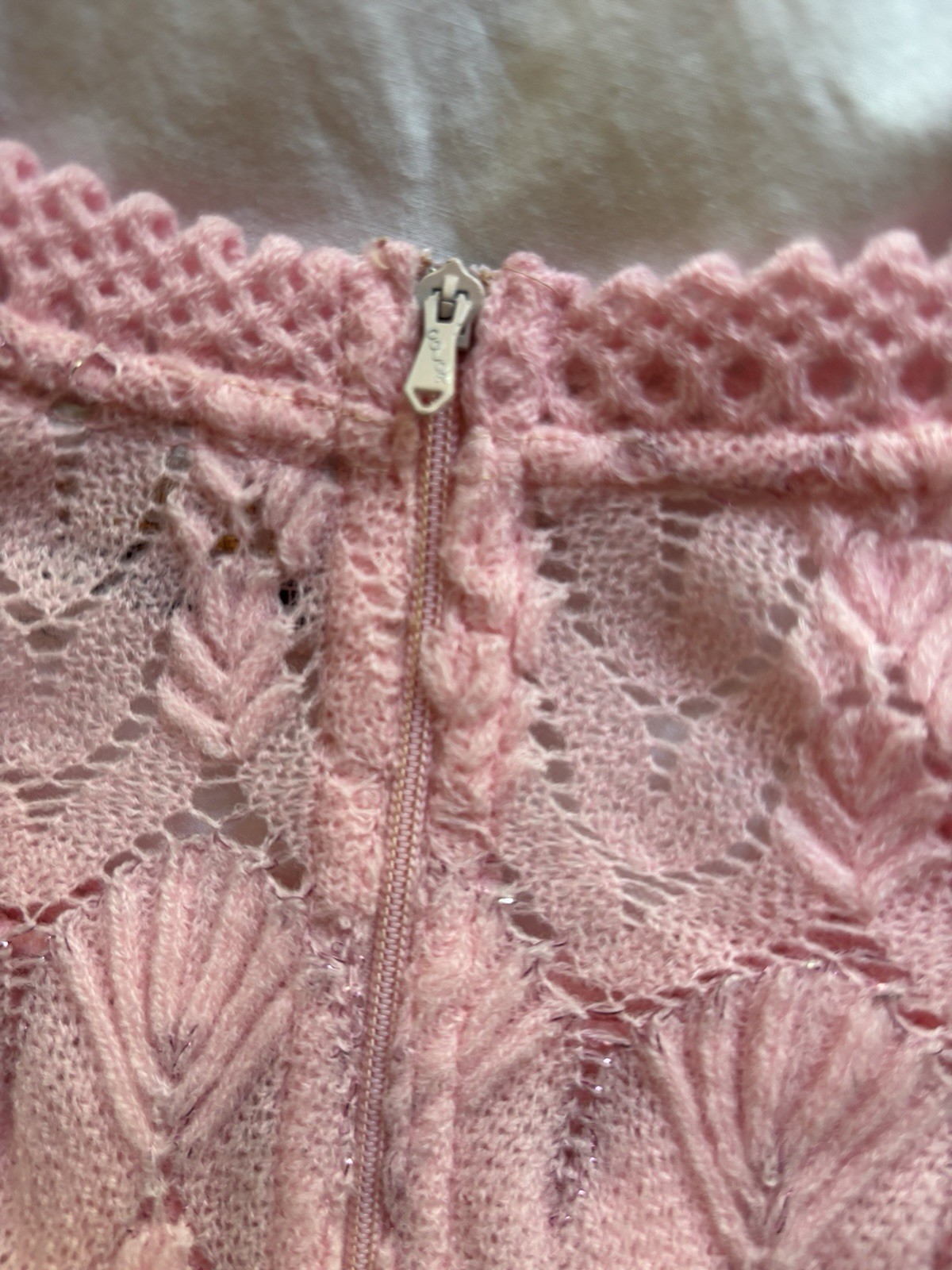Vintage 1950’s Pointelle Knit Style Pink Sweater Vest 40” Large Lurex thread
