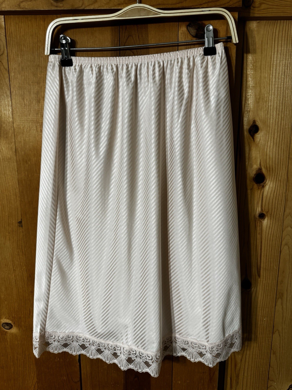VTG Vanity Fair Pink STRIPES Fancy Lace Hem Nylon W-24-32” EUC Size S/M