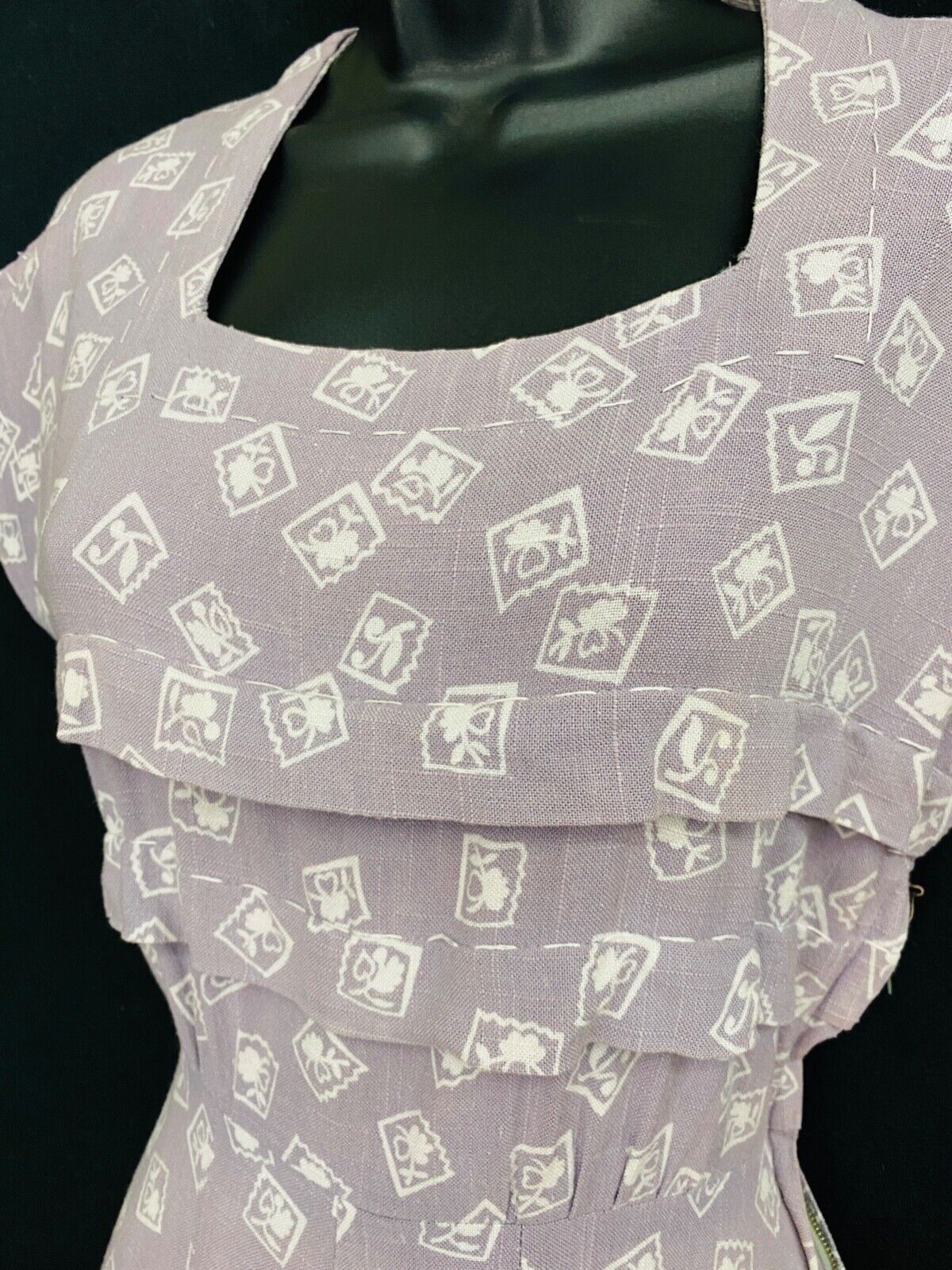 Vintage 1950s purple dress, short sleeve linen heart floral novelty print S