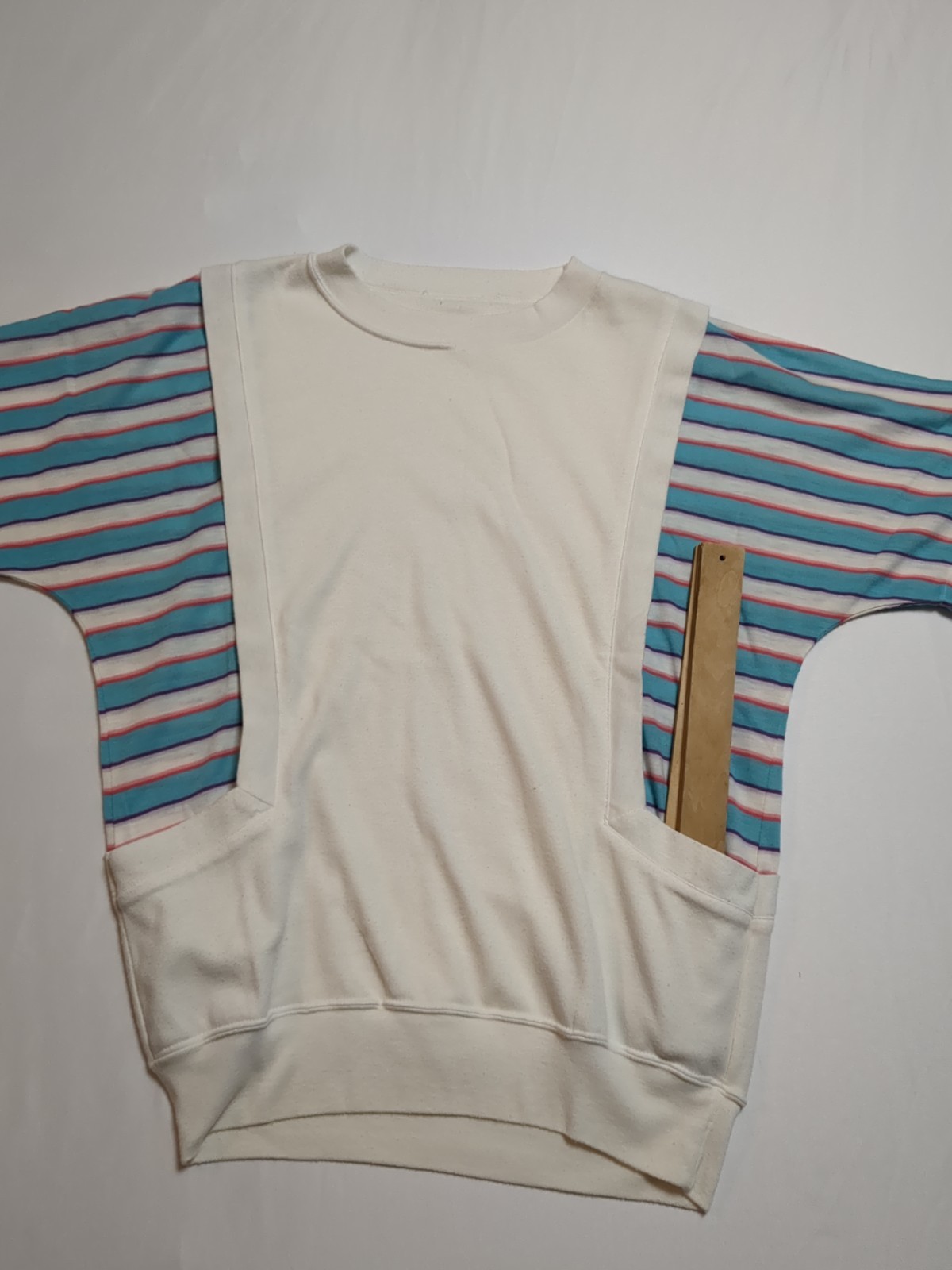Vintage 1980’s Tshirt Women’s White striped Short Sleeve front pockets new wave