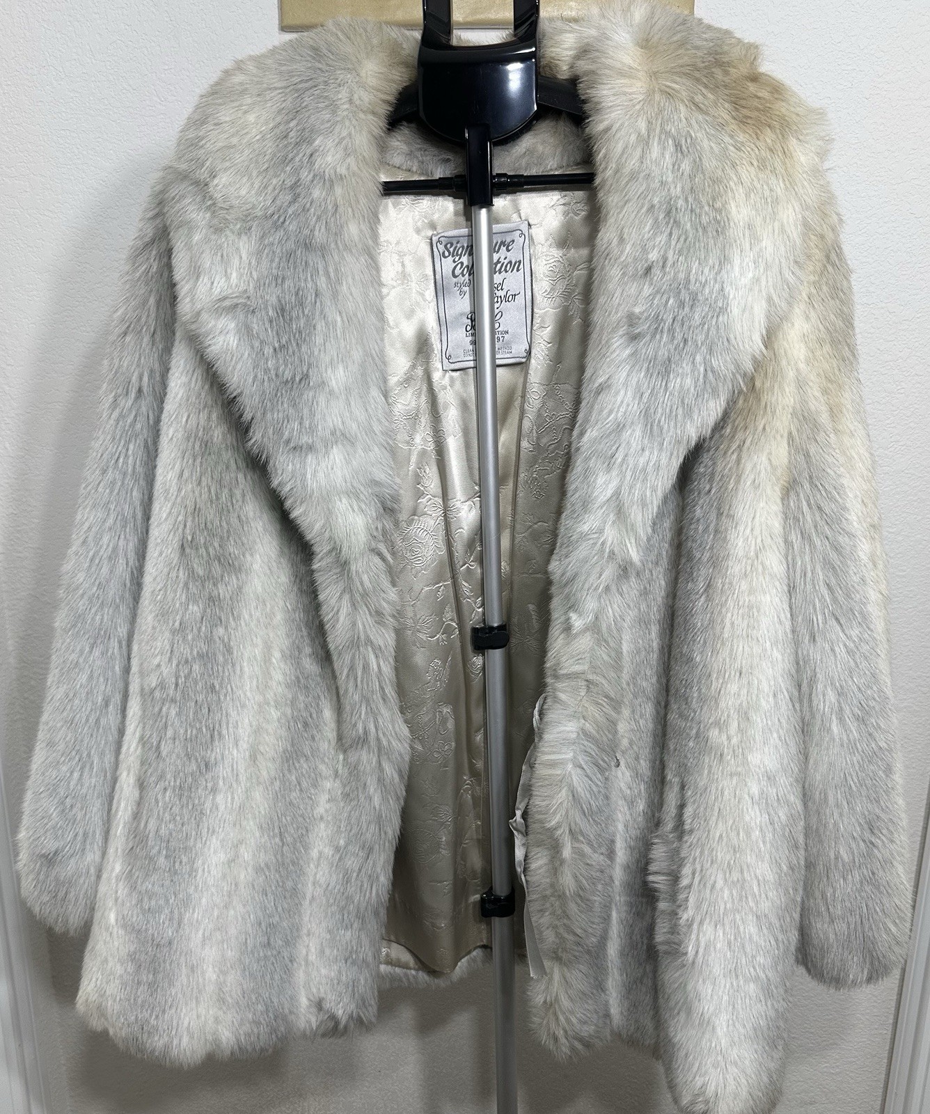 Russel Taylor Vintage Signature Collection Faux Fur Coat. 1950s – 1970s.