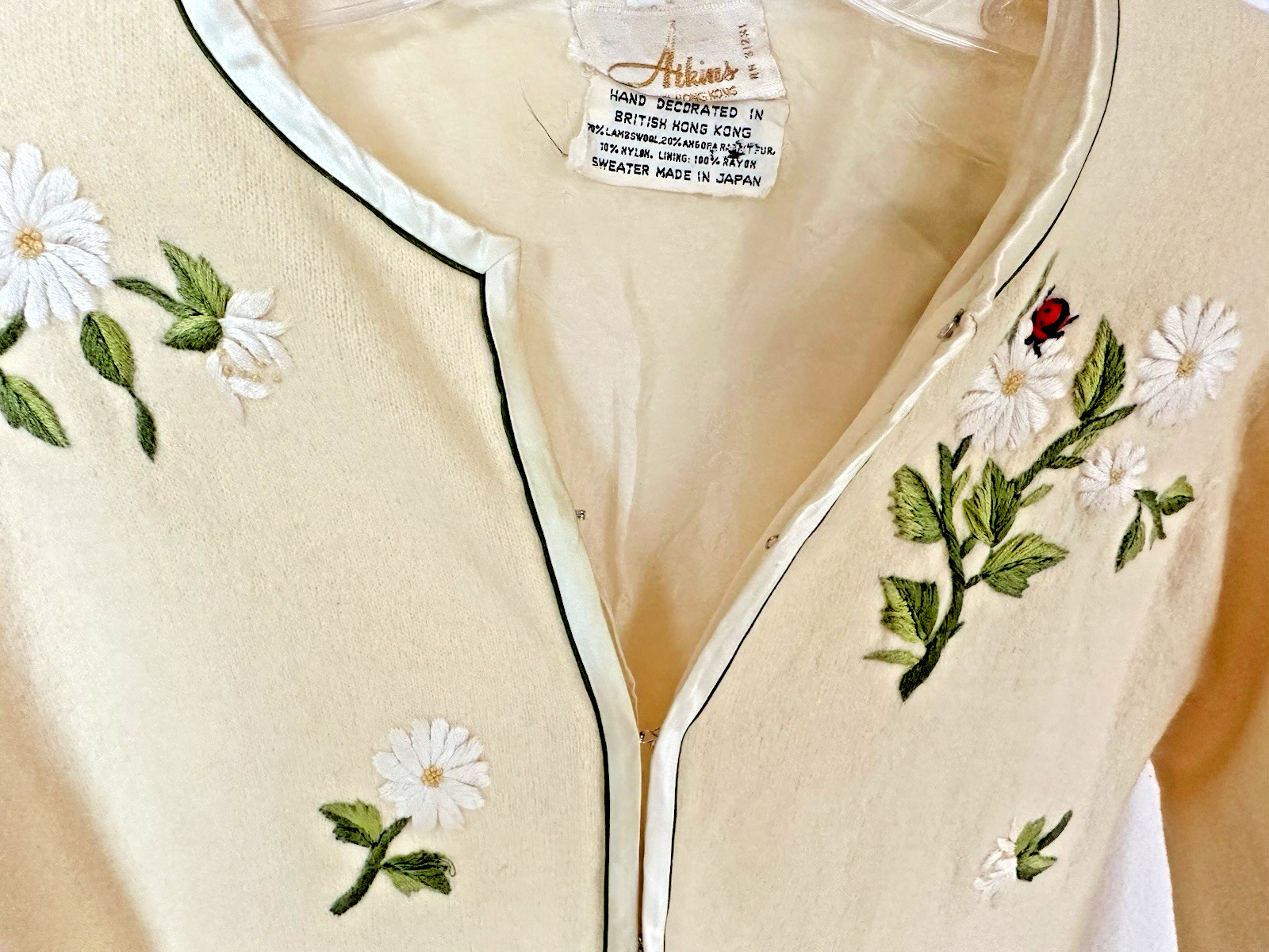 Vintage 1960’s Women’s Angora/Lambs Wool Cardigan By Atkins Hong Kong SMALL s40