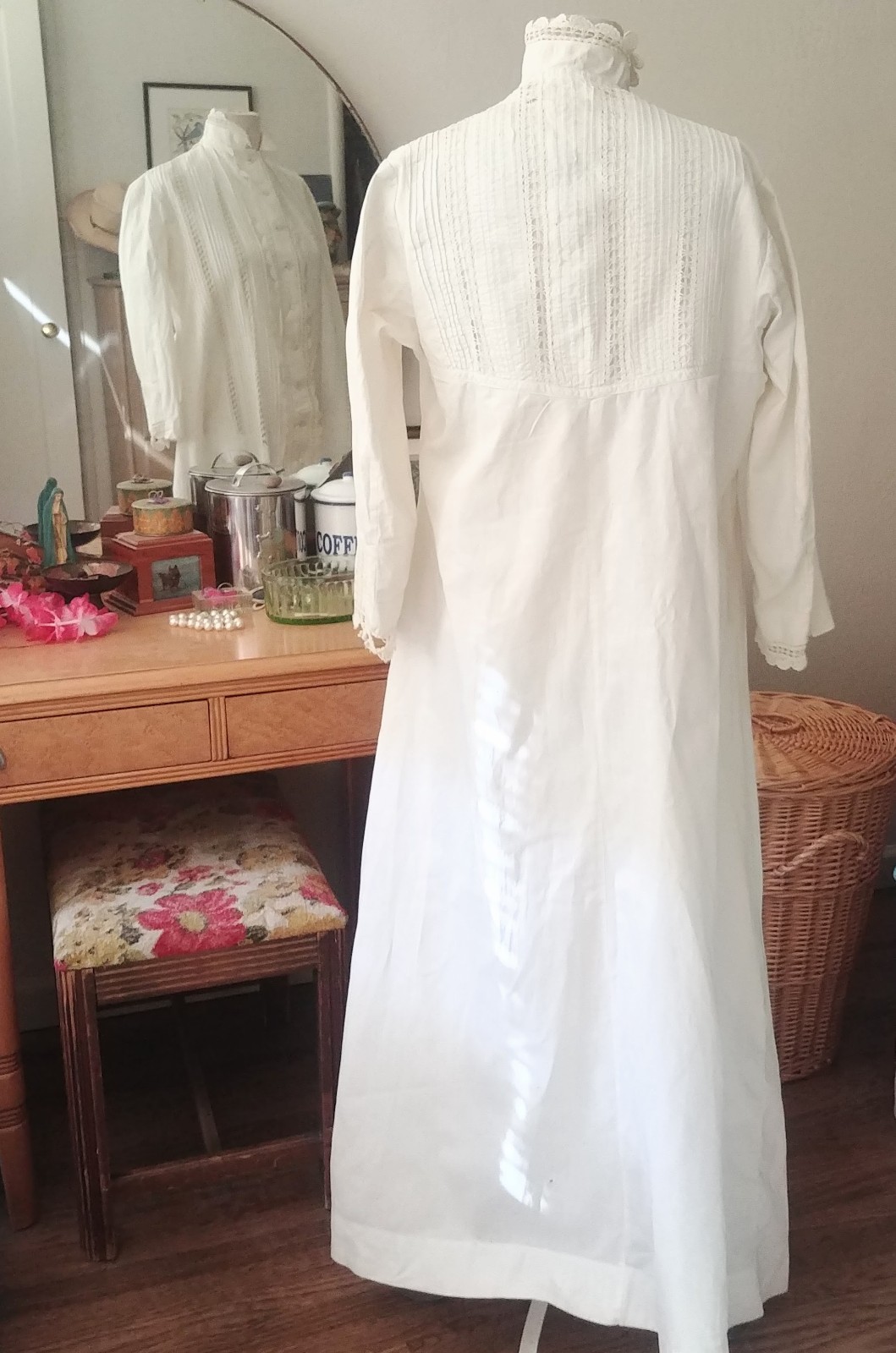 Antique Edwardian Victorian Cotton Lace Dressing Gown Robe Long Sleeve