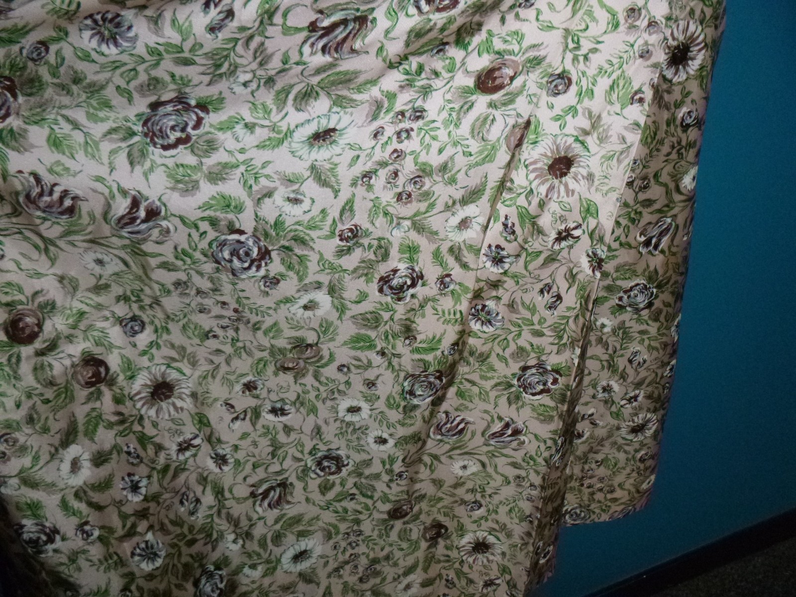 Vtg 1940s Pinkish Tan Silky Floral Dress Sequin Embellishment VOLUP Sz L/XL