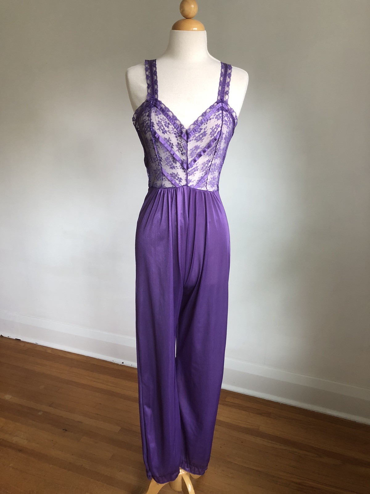 STUNNING VTG UNDERCOVER WEAR Purple Nylon & Lace Romper Jumpsuit Lingerie SZ M