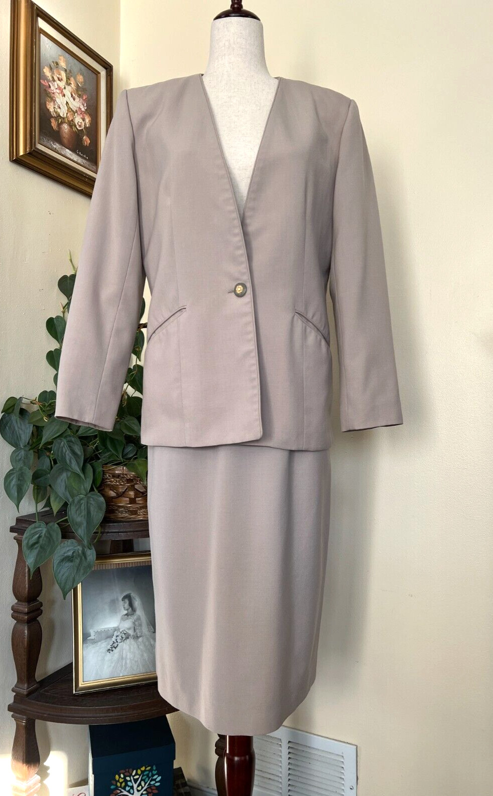 Angelica Beige Vintage Blazer Skirt Suit Set sz 10 Wool Blend