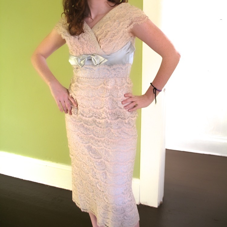 VTG 50s Tiered Lace Bombshell Pin Up Cocktail Dress Rhinestones Sydney North S