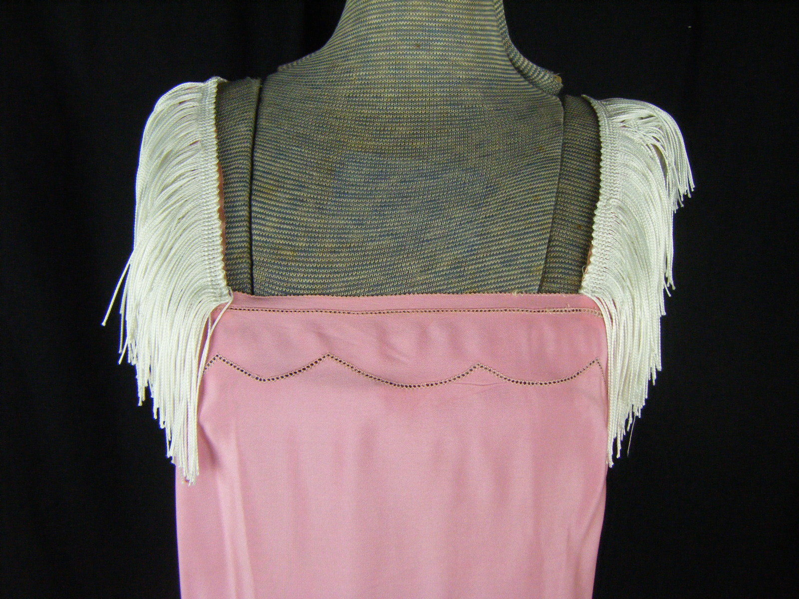 Vtg 20s Dark Pink Scalloped Hem Flapper Dress w/White Fringe Straps-Bust 28/XXXS
