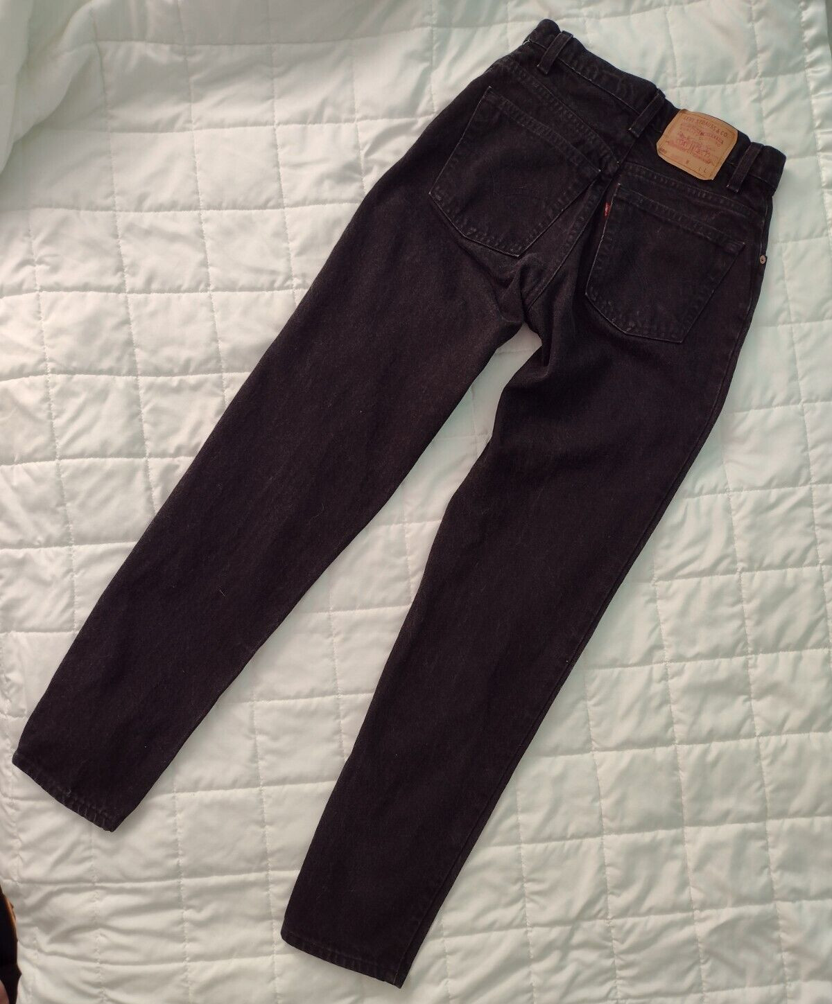 VTG Levis Black 550 Jeans Juniors 9 L Relaxed Fit Tapered Leg Actual 28 x 32