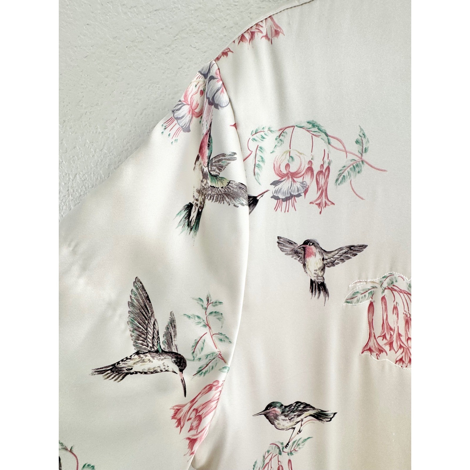 National Wildlife Federation Robe Womens L Cream Pink Hummingbird Vintage Satin