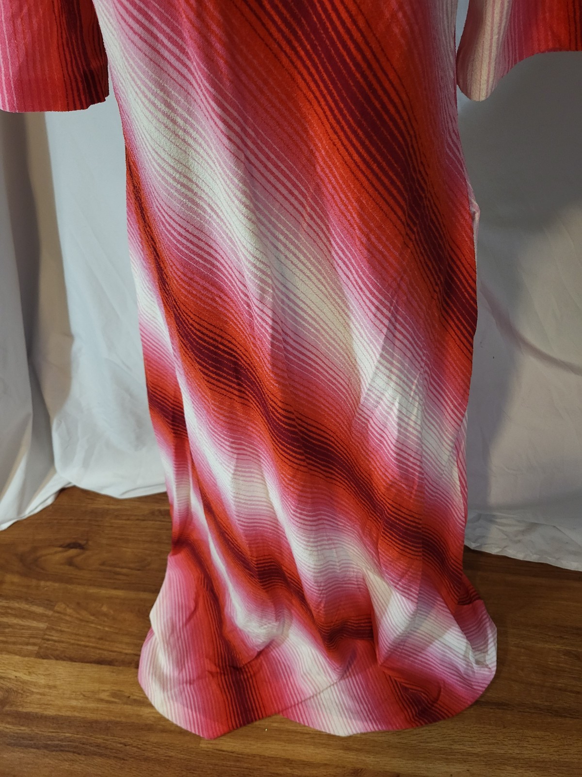 VTG Dutchess Individually Yours Made USA Long Colorful Reds Pinks Hippie Sze S