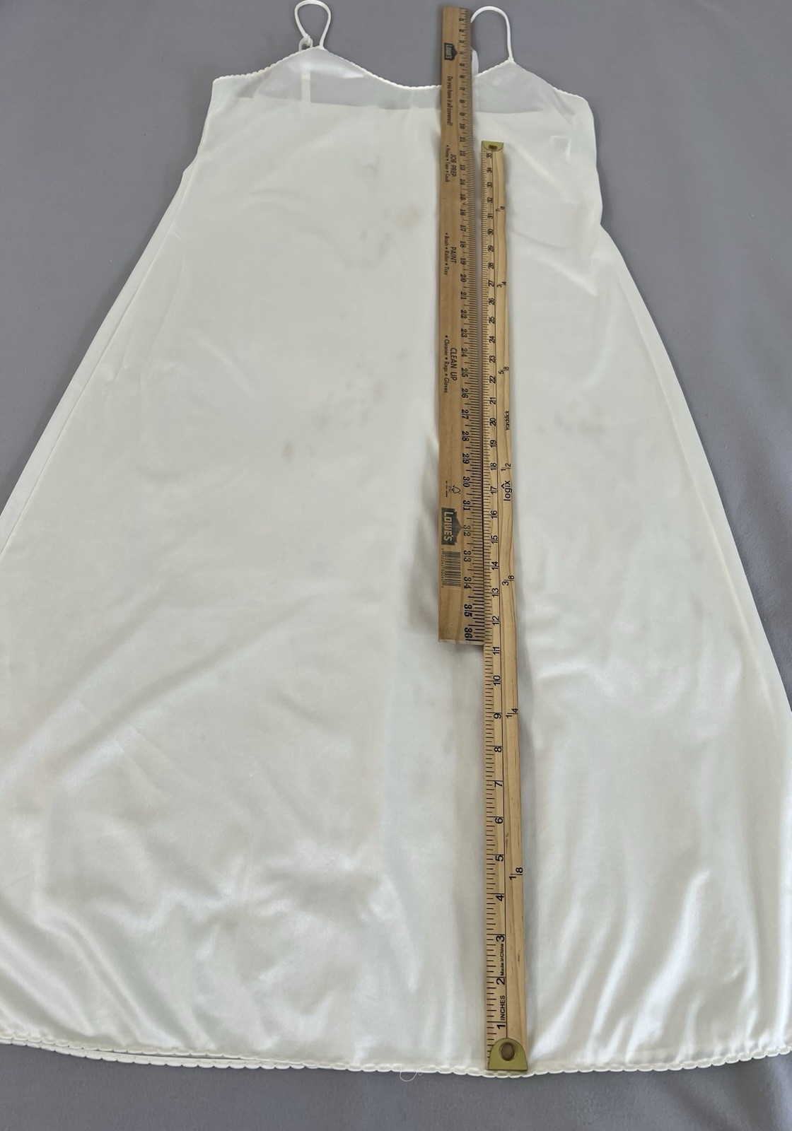 Vanity Fair Ladies Ivory Night Gown Size 38 Spaghetti Straps Nylon 32” / 44