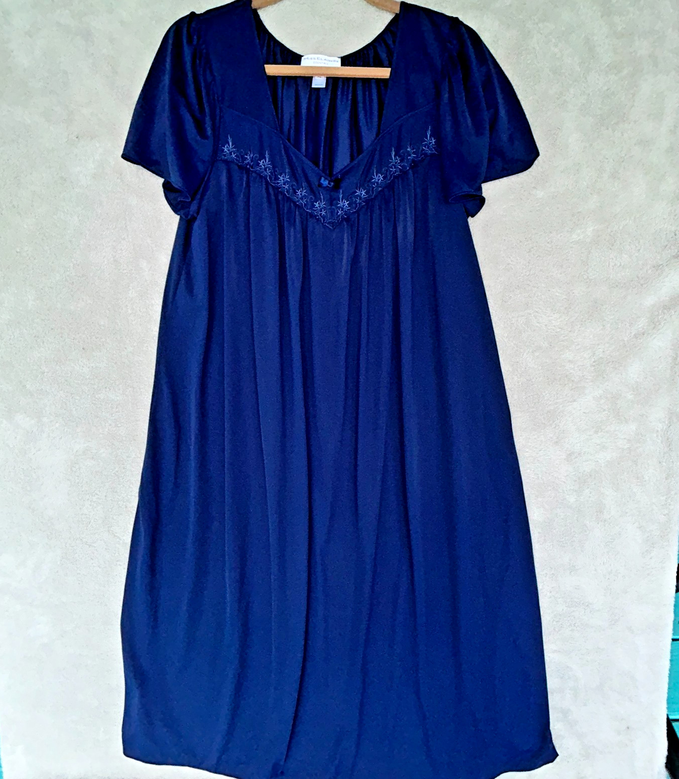Miss Elaine Essentials Dark Blue Nylon Embroidered Nightgown Size PL Chest 42″