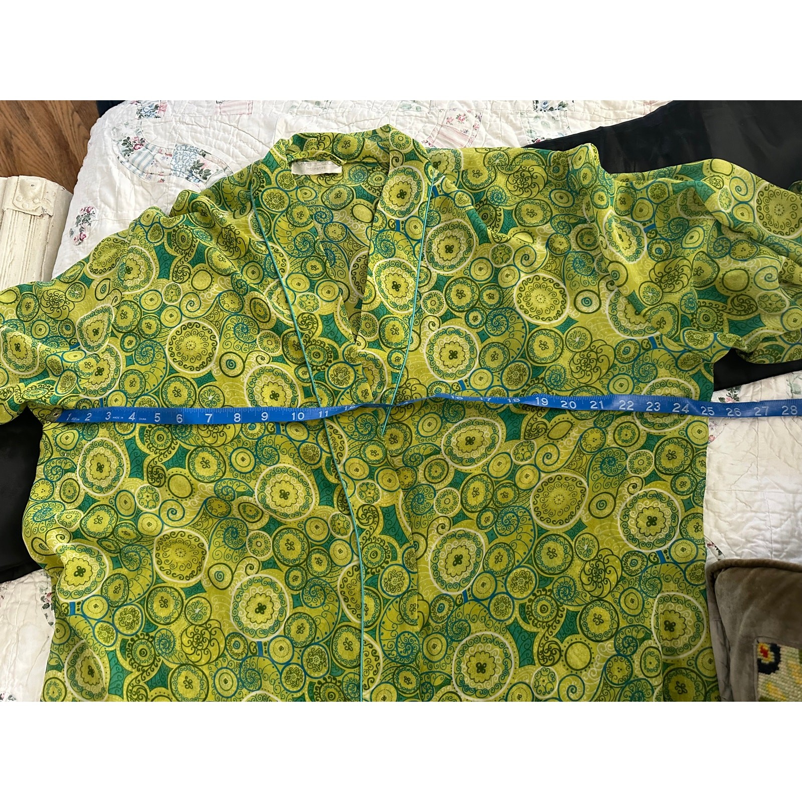 VINTAGE 90’s MYSTIQUE INTIMATES LIME GREEN MENSWEAR 60’s PRINT WRAP ROBE W/ BELT