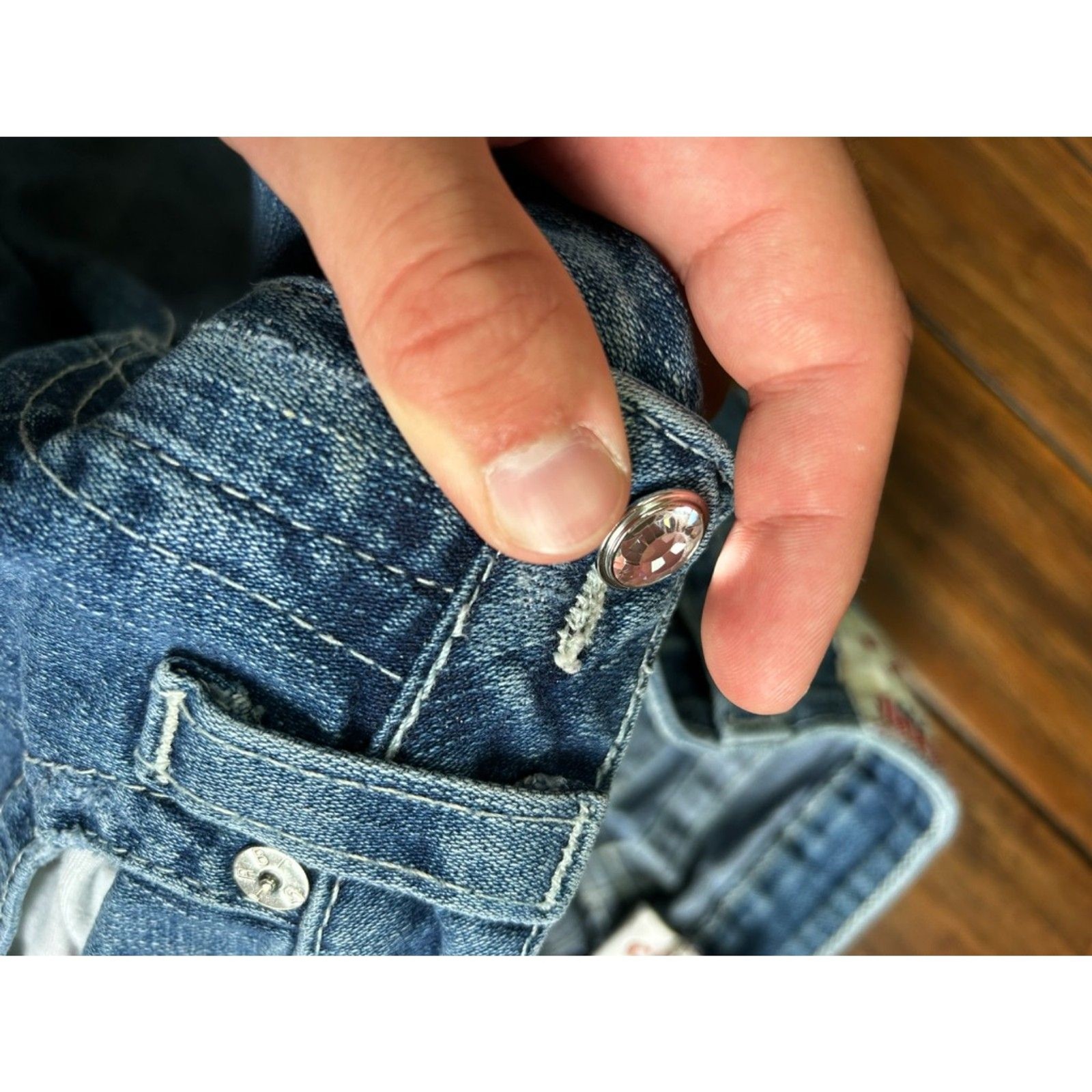 Vintage True Religion Becky Jeans Women’s Size 31 Made USA Crystal Button Y2K