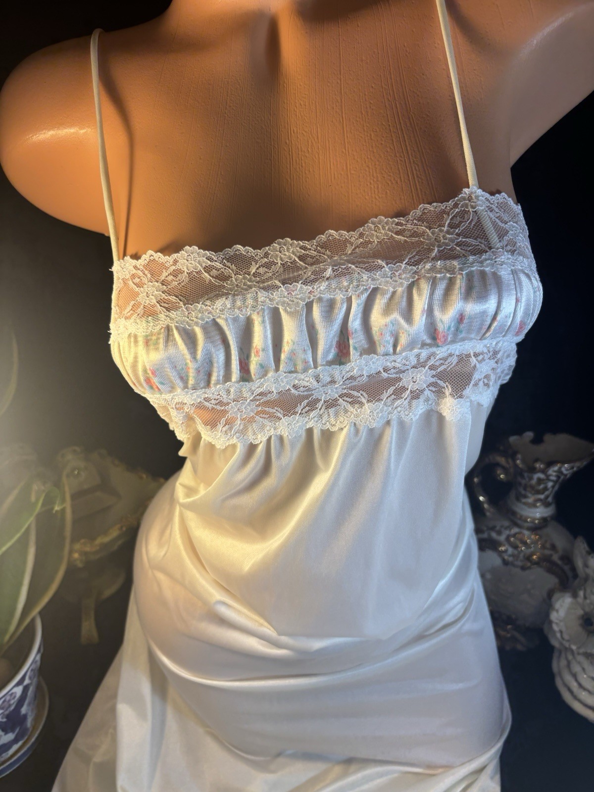 Vtg SILKY SOFT LONG FLORAL LACE RUFFLE GOWN NIGHTIE NIGHTGOWN