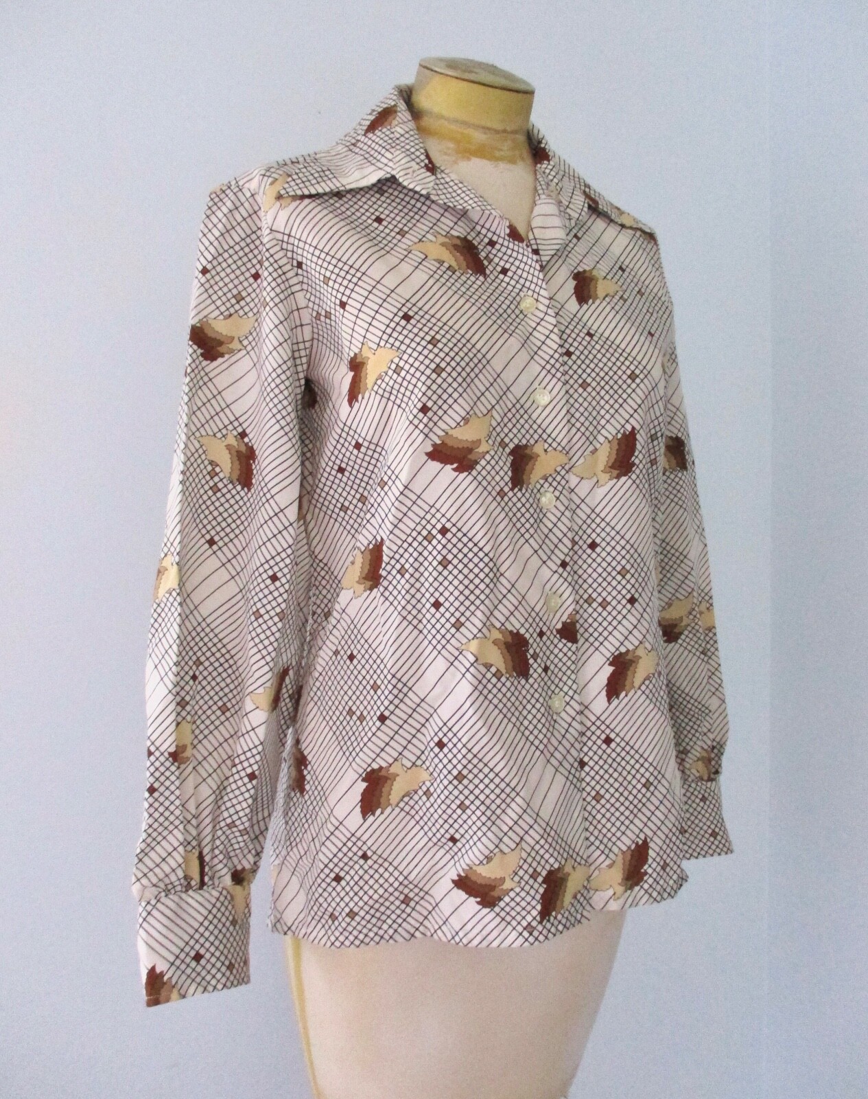 Vtg 70s biege brown grid gradient birds silky poly disco secretary blouse top 12