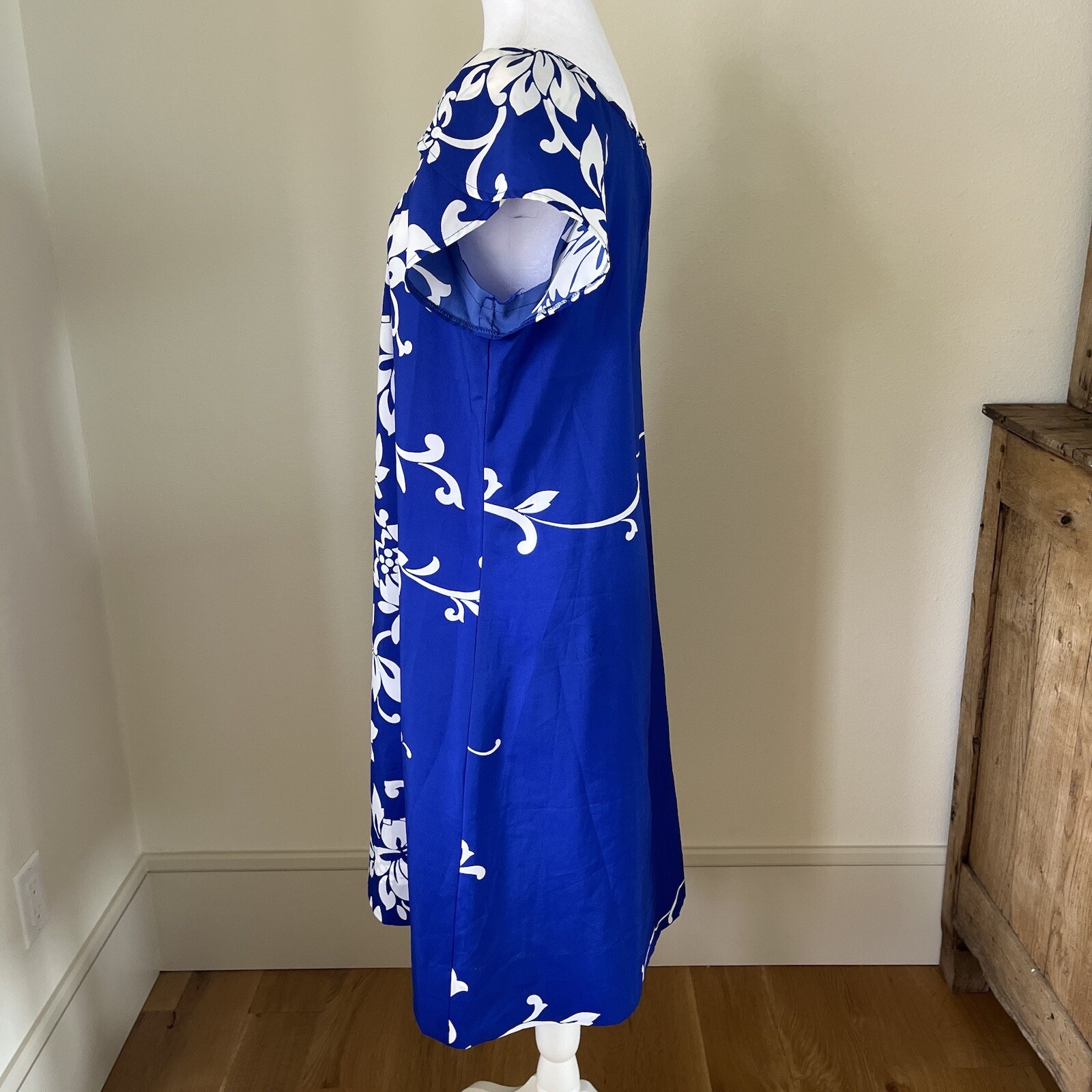 Vintage 60s Andrade Womens Hawaiian Midi Dress Classic Florals Blue White