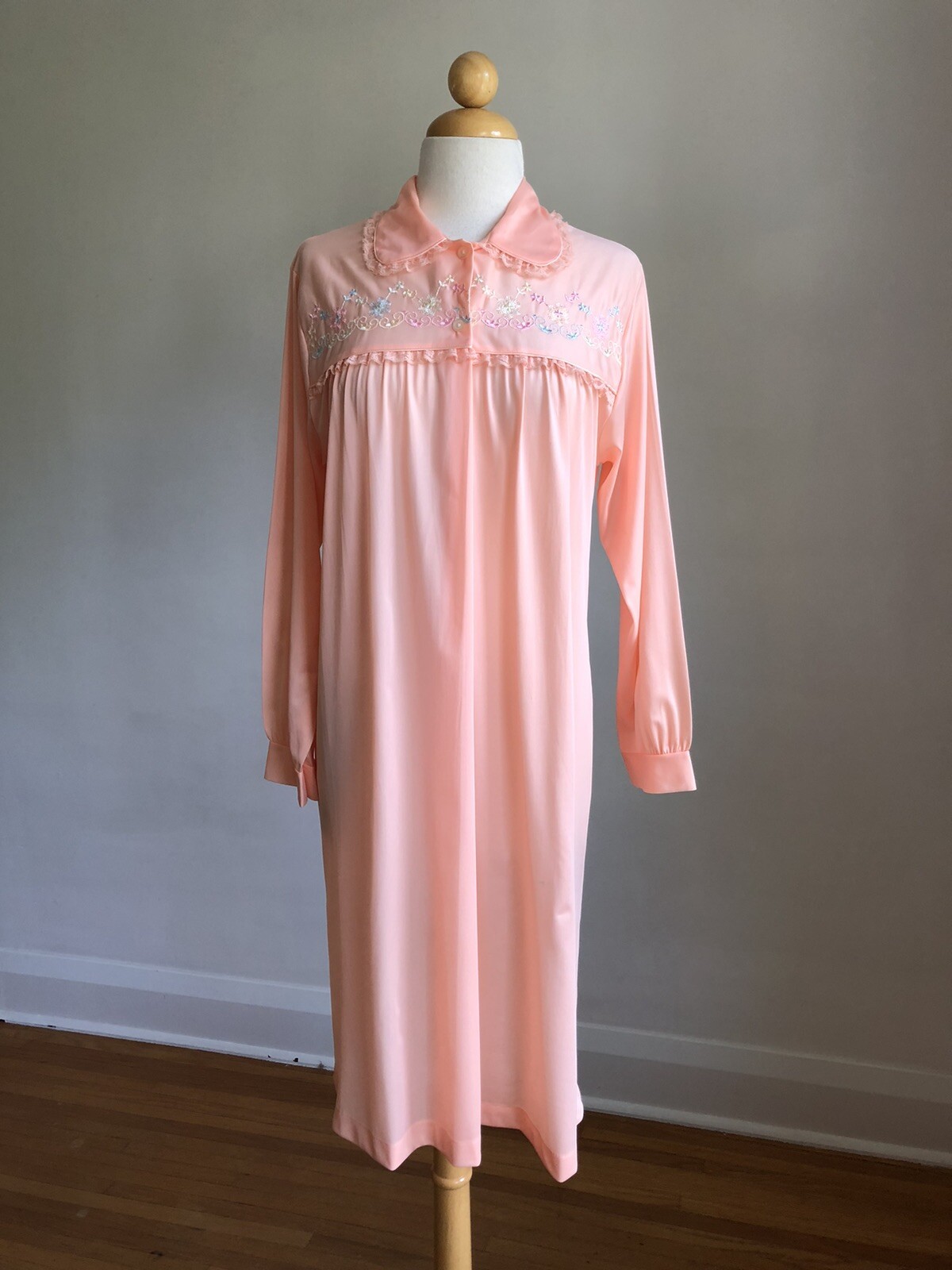 STUNNING VTG KATZ Peach Nylon & Lace Embroidered Nightgown Lingerie SZ S