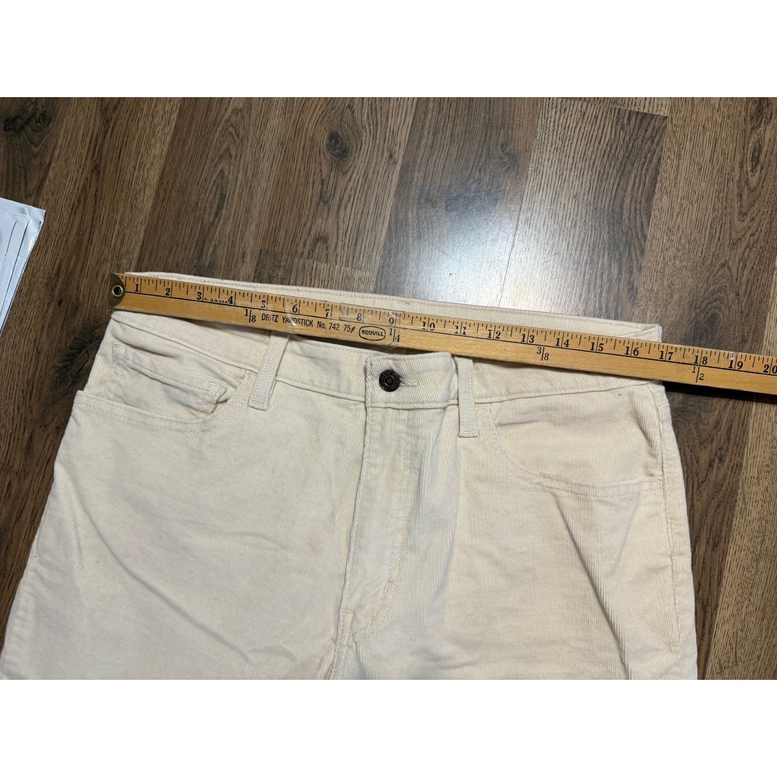 Levi’s Pants Womens High Rise Flared Leg Pockets Corduroy Pants White Size 33/32