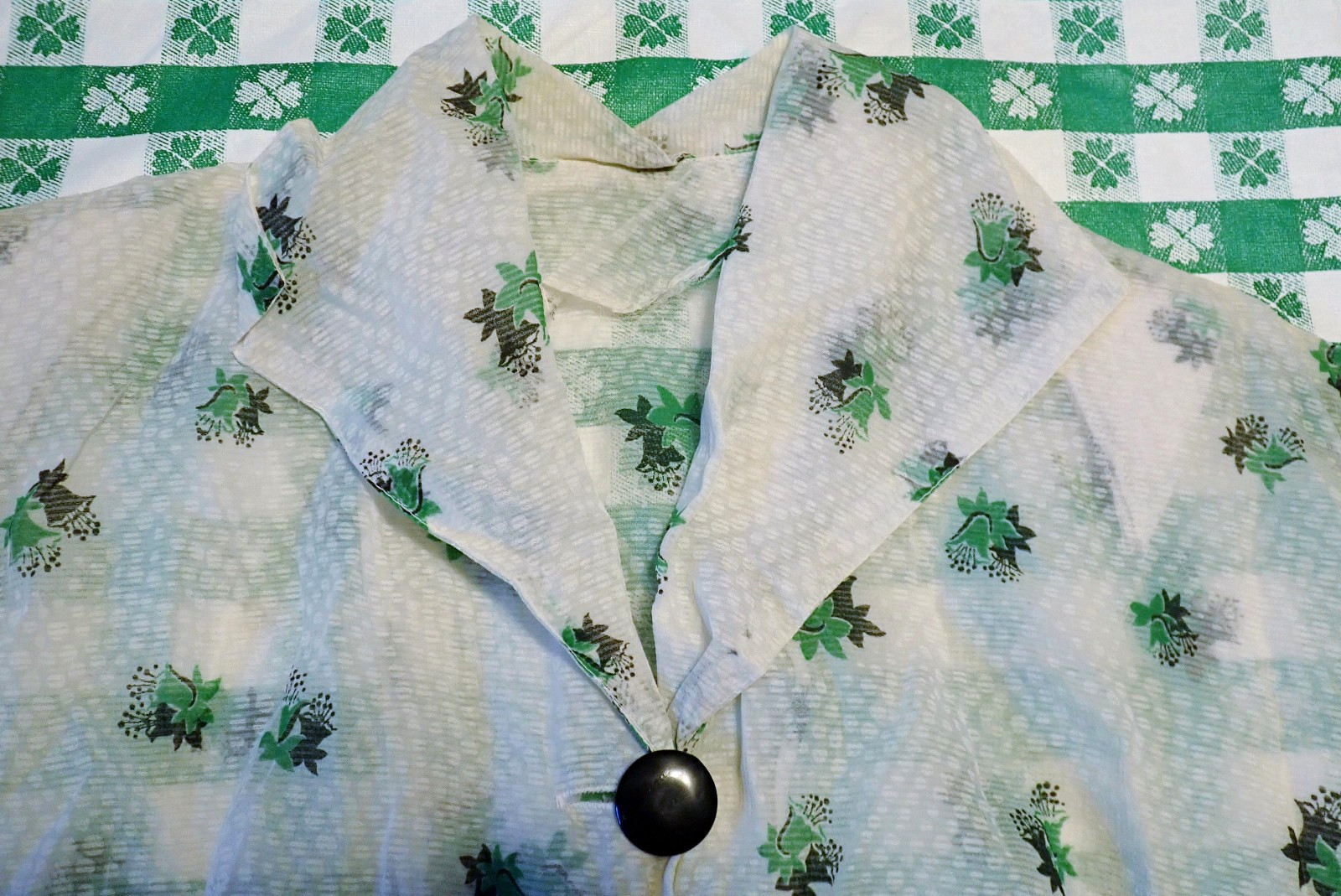 RARE Vintage 1940s 50s Floral SPIDERWEB Novelty FRENCH Sheer Nylon Dress (Read)
