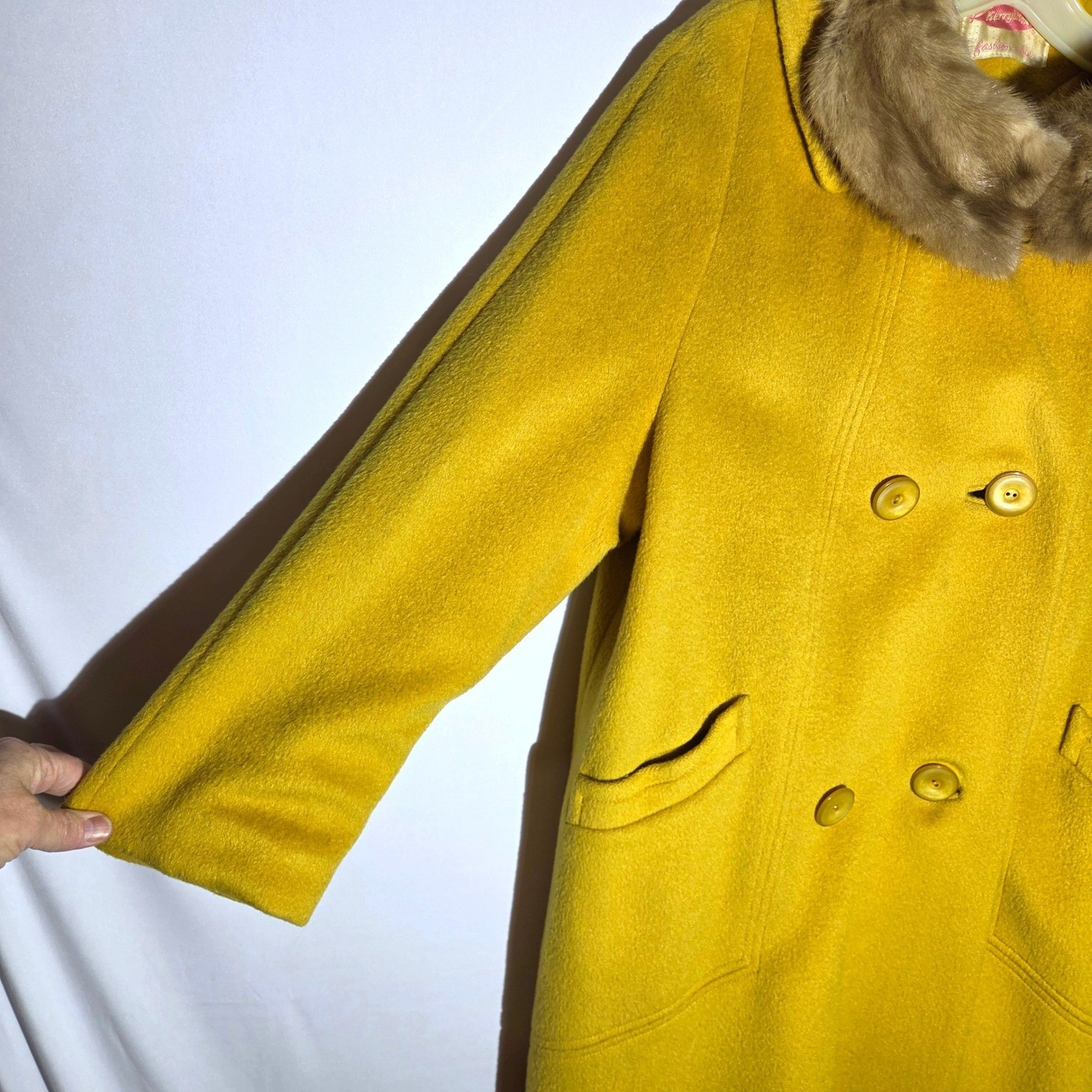 Vintage Kerrybrooke Sears Mustard Yellow Fur Collar Dble Breasted Coat 44 Chest