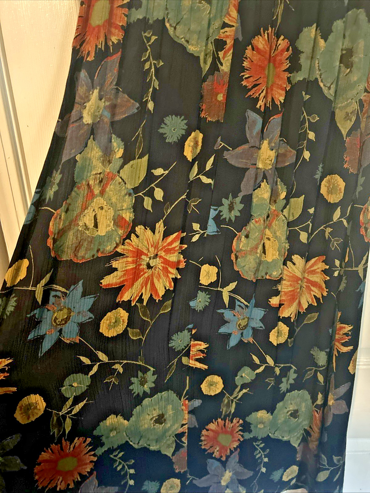 VTG. 1990-2000 Y2K JM Studio Made in USA Floral Skirt Size Large ( Waist 28″)