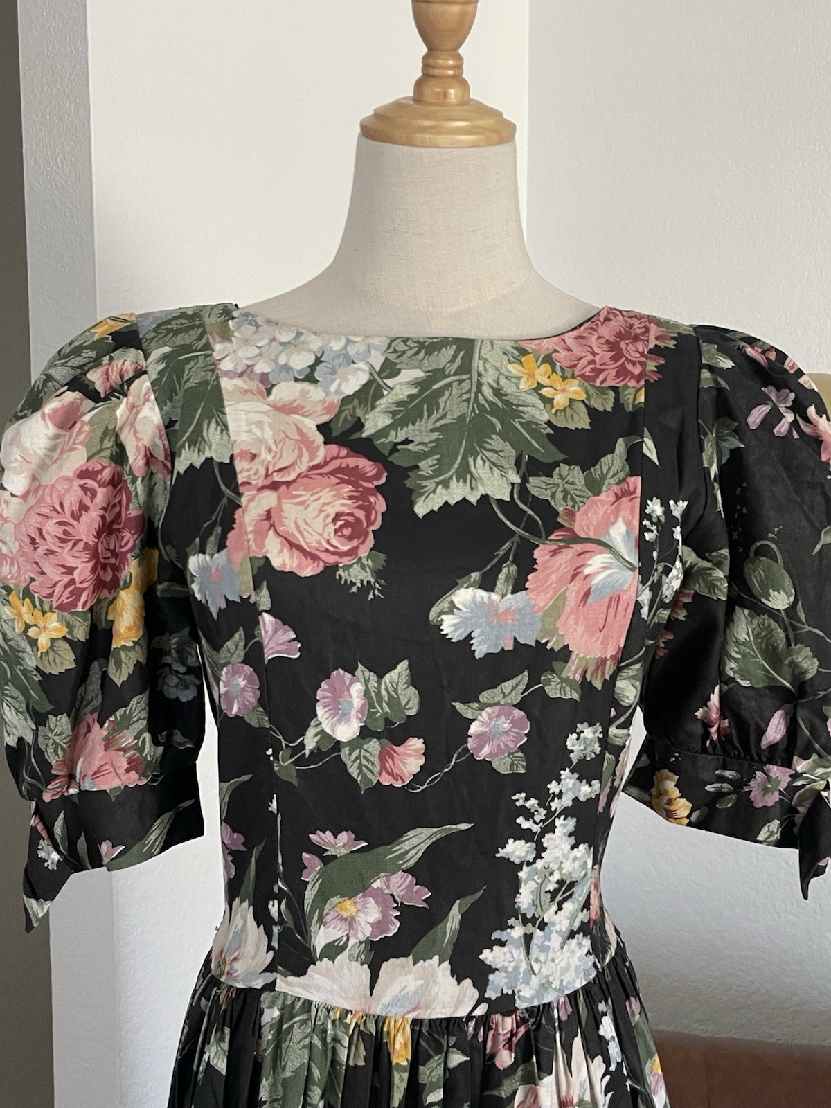 Vintage 1980s EXPO Romantic Cottagecore Victorian Puffy Sleeves Floral Dress