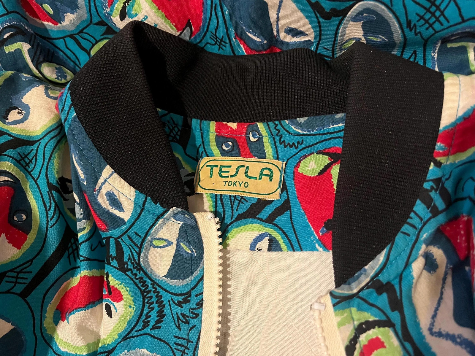 ABSTRACT FACES Vintage 1980s Printed Cotton Bomber Jacket Quilted Lining