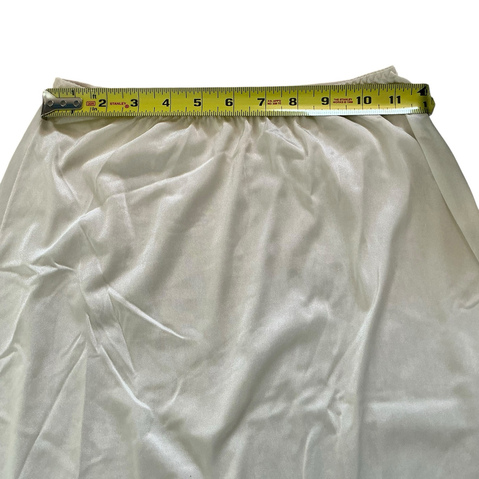 Vintage Vasarette Half Slip Skirt Ivory Lace Trim Size Small (metric 90)