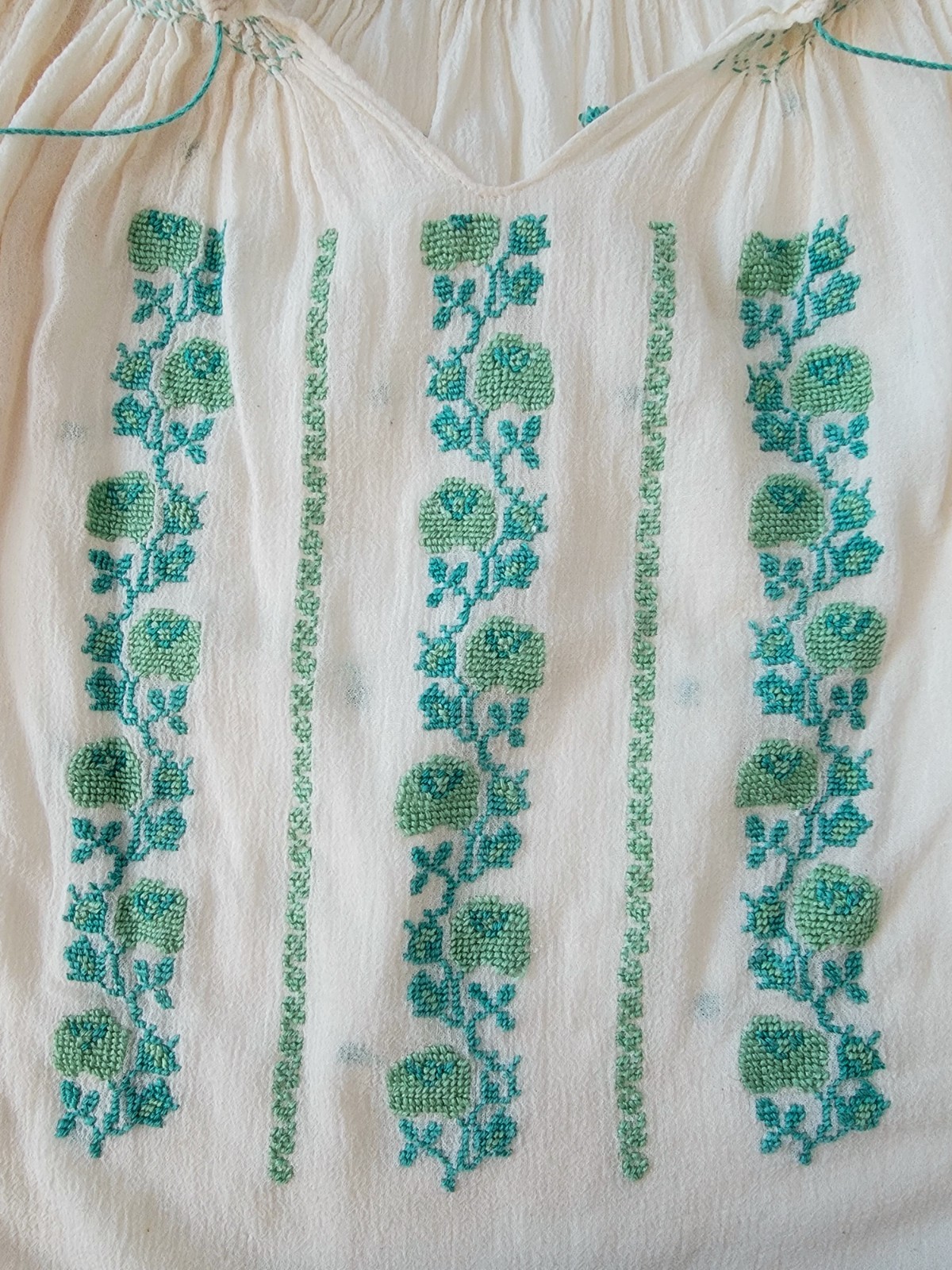 Vtg Authentic Hungarian Hand Sewn Floral Embroidered Long Sleeve Peasant BLOUSE