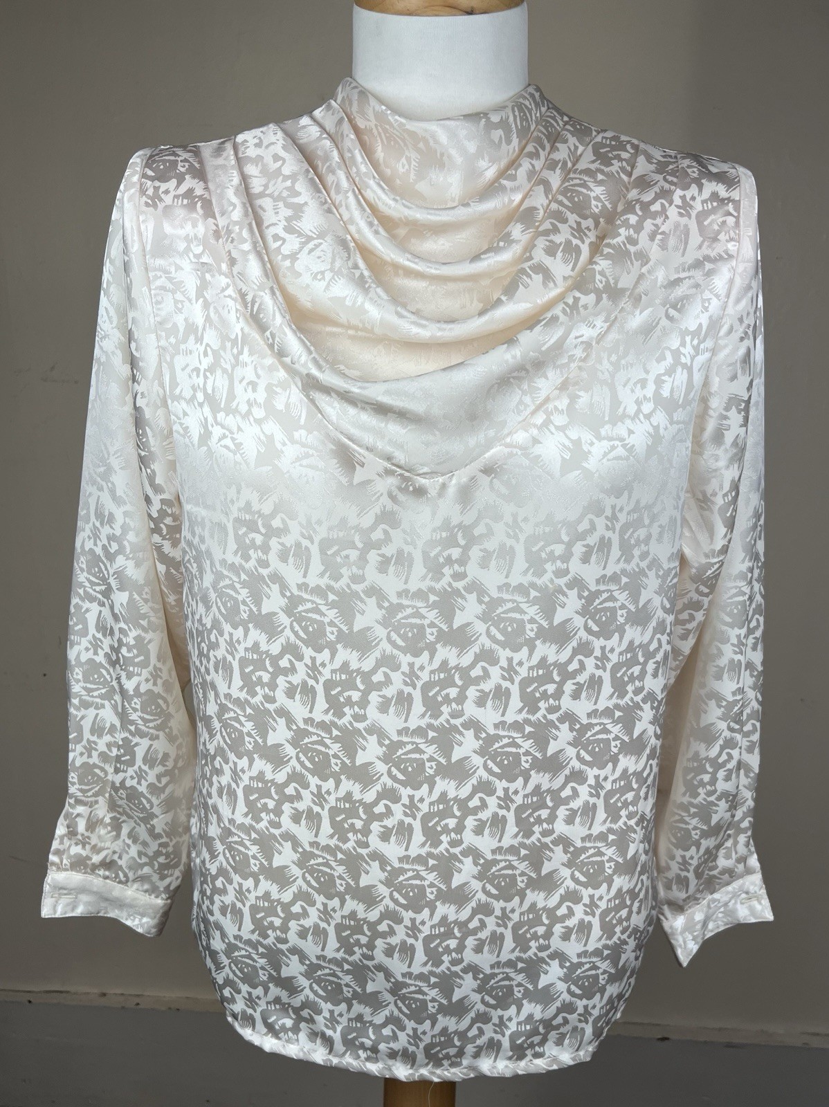 VTG Women’s Satin Style Cowl Mock Neck Jacquard Blouse 10 Secretary Art Gallery