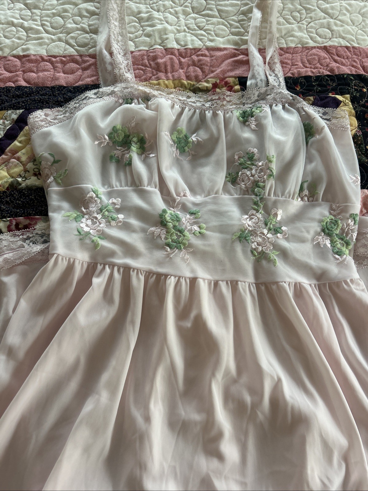 Vintage 1960s Dutchmaid Ephrata Pa Nylon Pink Nightgown Embroidered Flowers Lace
