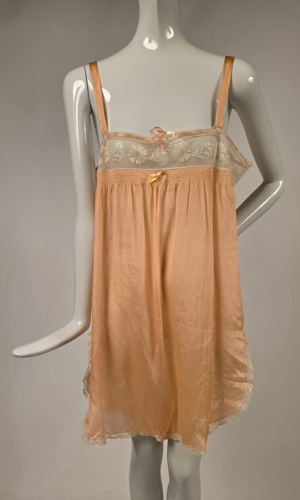 ANTIQUE FLAPPER 1920’S SILK STEP IN SLIP W VALENCIENNES LACE TRIM TOP